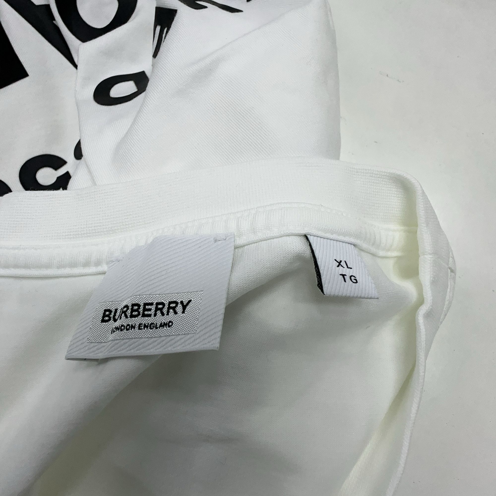 Burberry Burberry Horseferry Print T-Shirt XL Size XL / US 12-14 / IT 48-50 - 4 Thumbnail