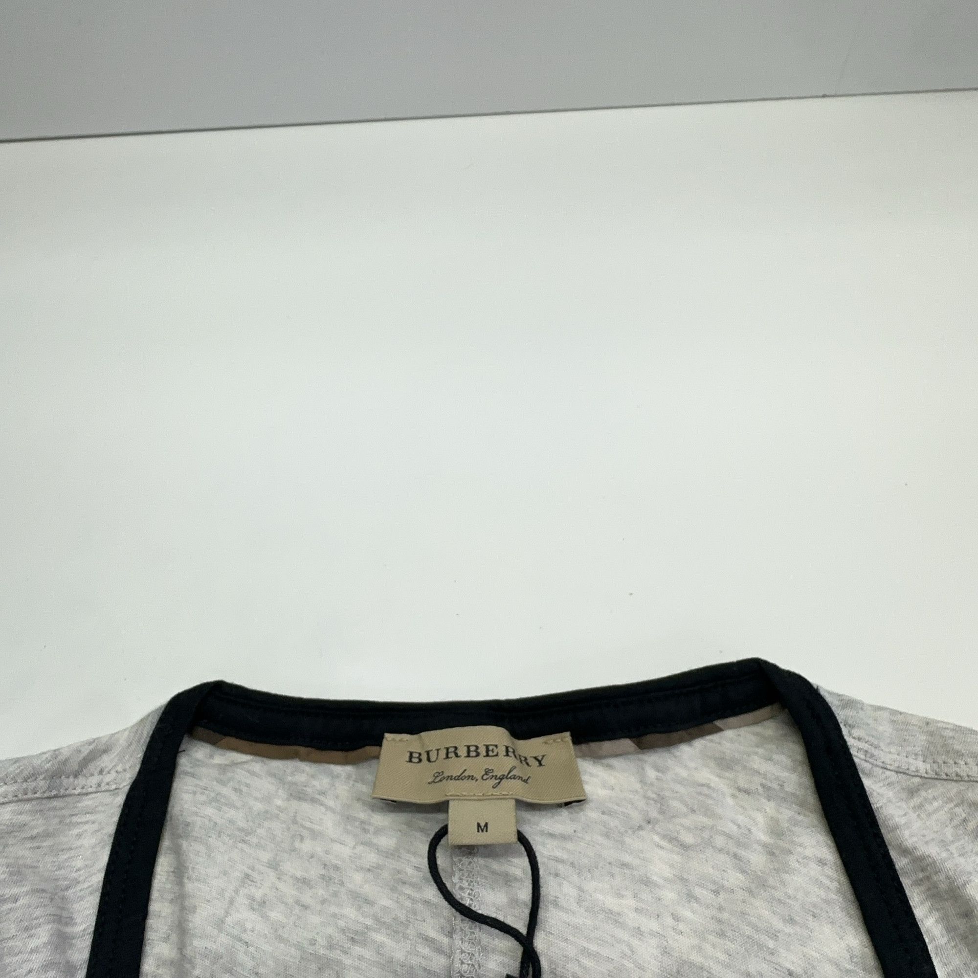 Burberry Burberry Equestrian Knight Embroidered T-Shirt M Size M / US 6-8 / IT 42-44 - 9 Thumbnail