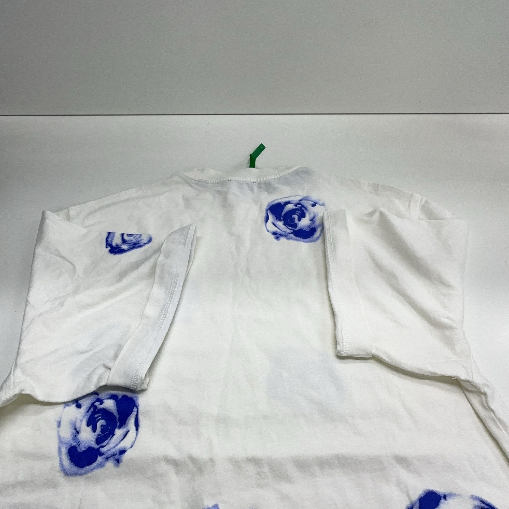 Burberry Burberry Blue Rose Print T-Shirt Size S Size US S / EU 44-46 / 1 - 8 Thumbnail