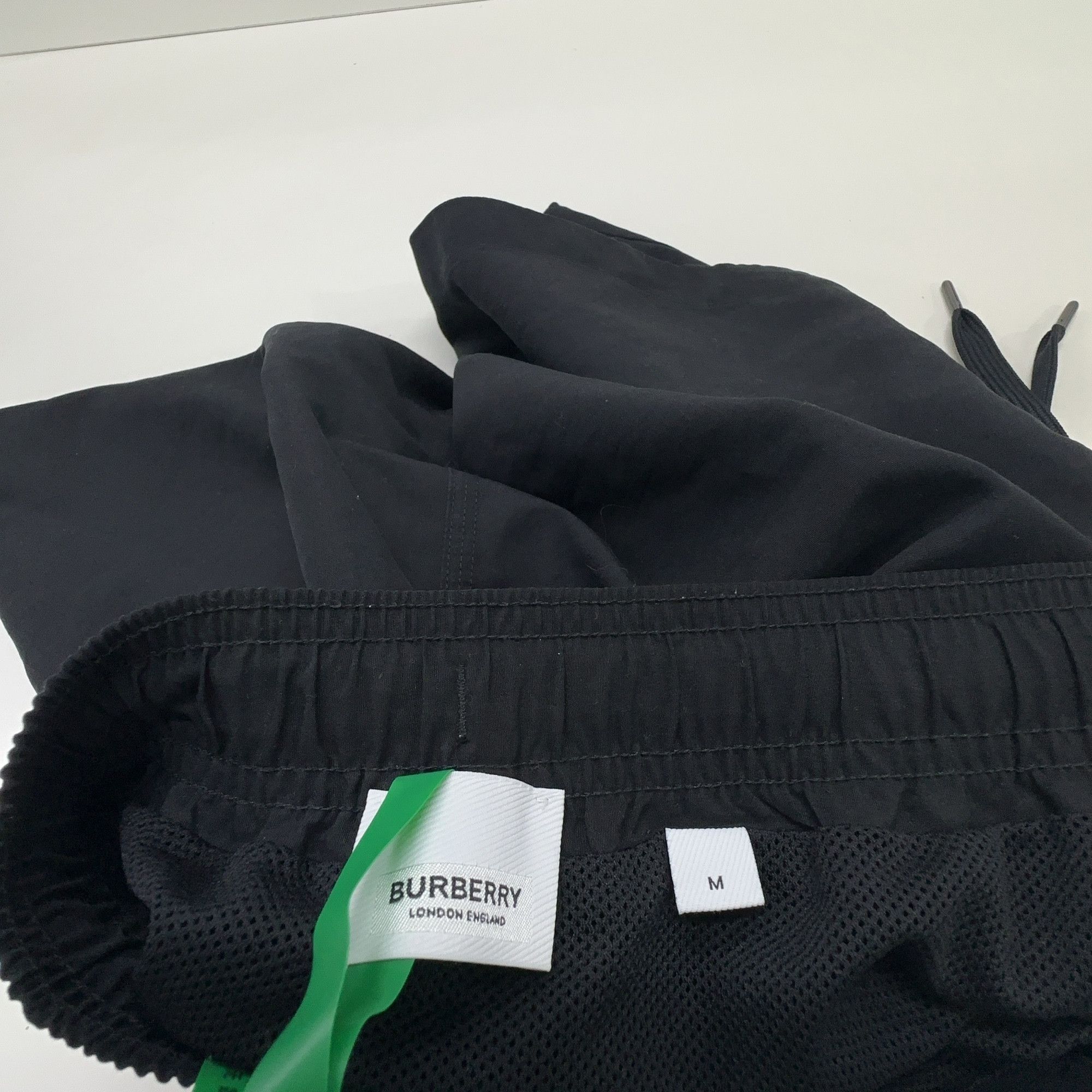 Burberry Burberry Oak Leaf Crest Swim Shorts M Size US 32 / EU 48 - 4 Thumbnail