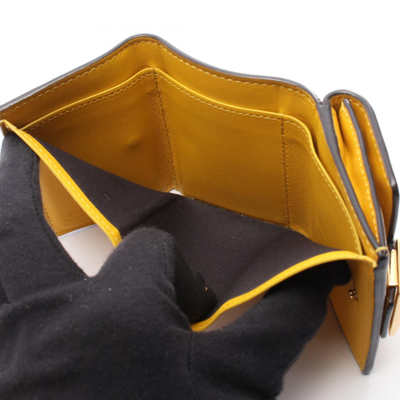 Fendi Fendi Fendi Baguette Leather Wallet Leather Short Wallet DUTY FREE for USA Size ONE SIZE - 6 Thumbnail