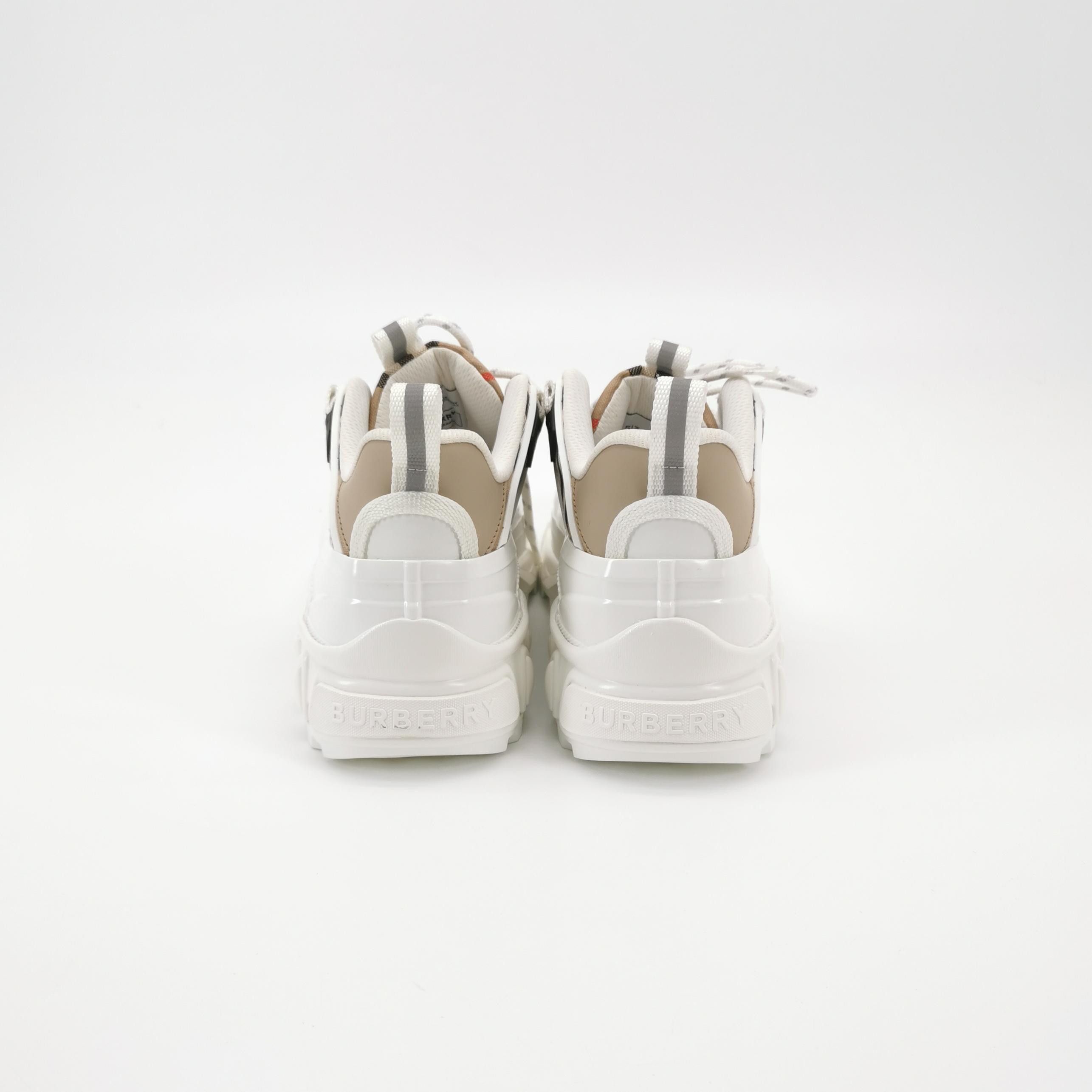 Burberry Burberry Women 7 Lowtop Sneakers Size US 7 / IT 37 - 4 Thumbnail