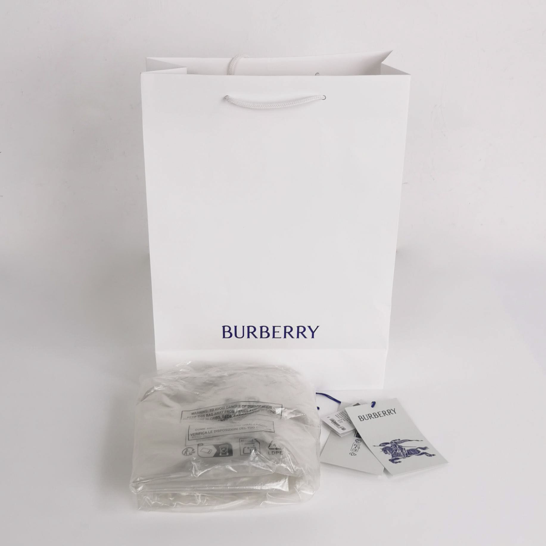Burberry Burberry Women xl Down Jackets Size XL / US 12-14 / IT 48-50 - 4 Thumbnail
