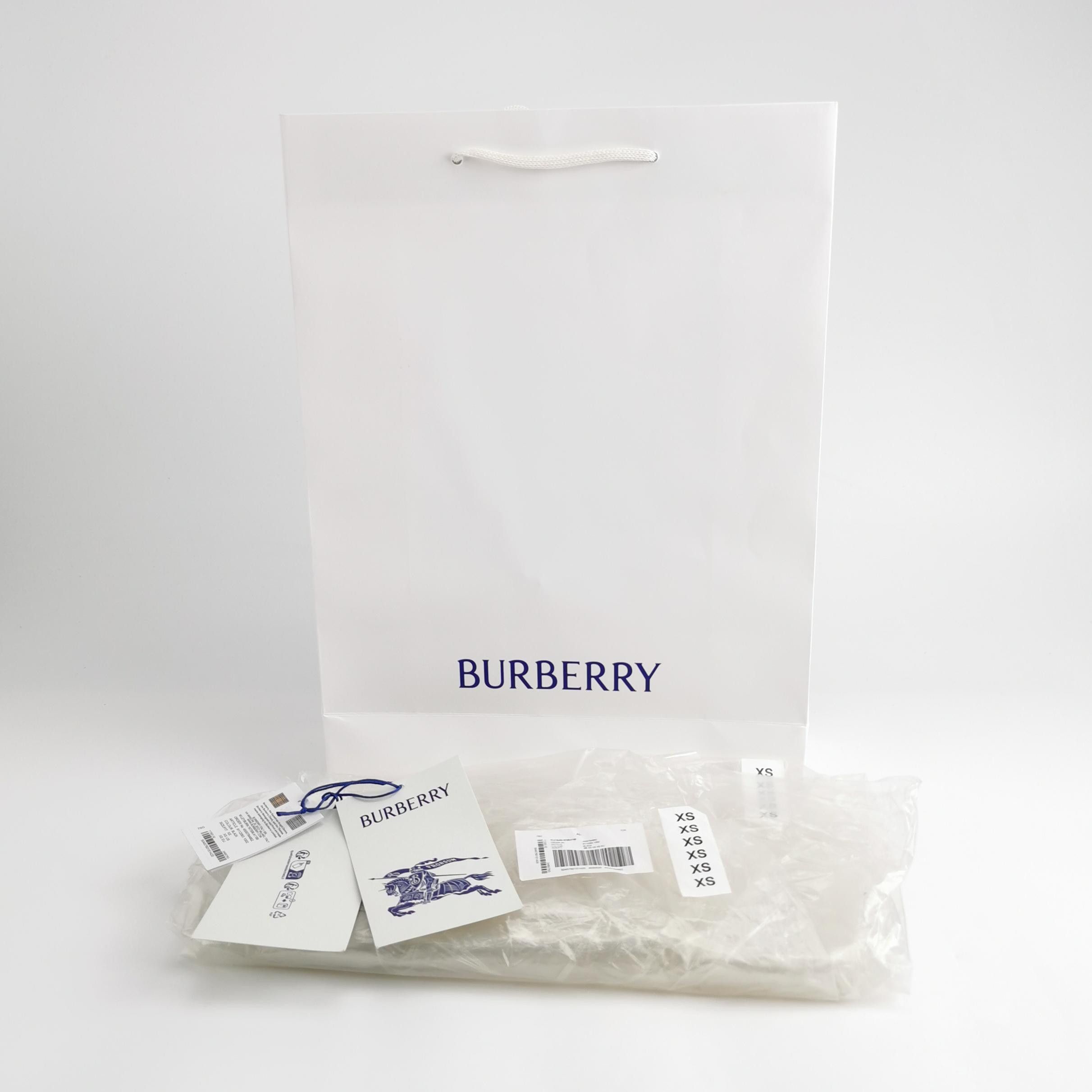Burberry Burberry Women m Down Jackets Size M / US 6-8 / IT 42-44 - 4 Thumbnail