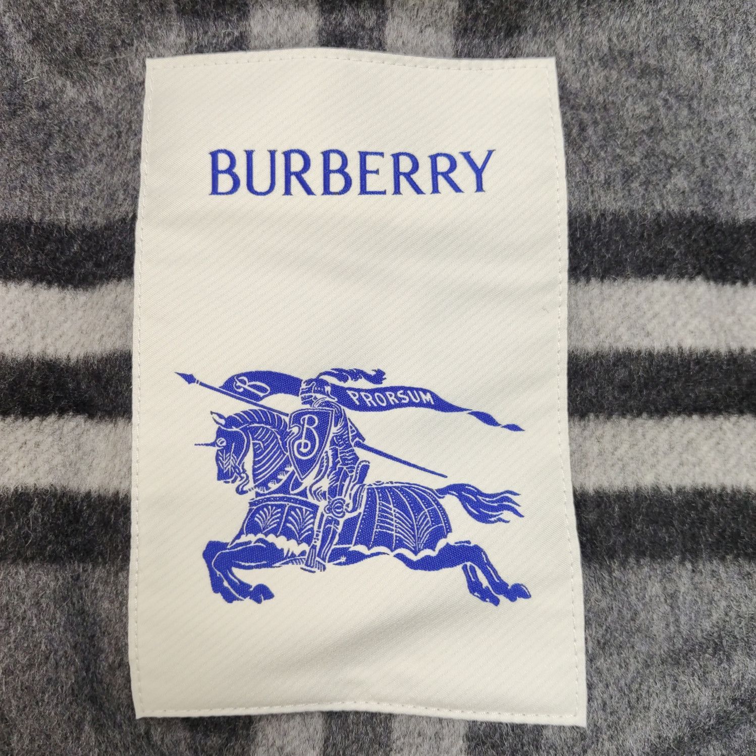 Burberry Burberry Women m Down Jackets Size M / US 6-8 / IT 42-44 - 5 Thumbnail