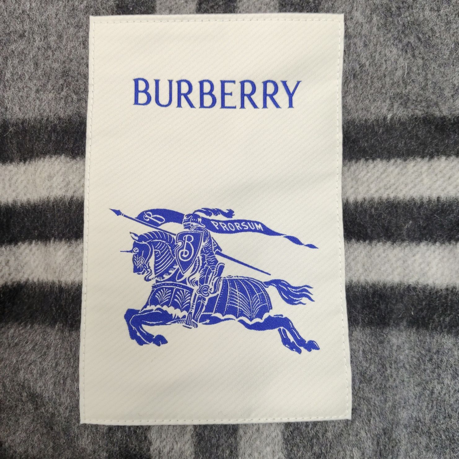Burberry Burberry Women m Down Jackets Size M / US 6-8 / IT 42-44 - 5 Thumbnail