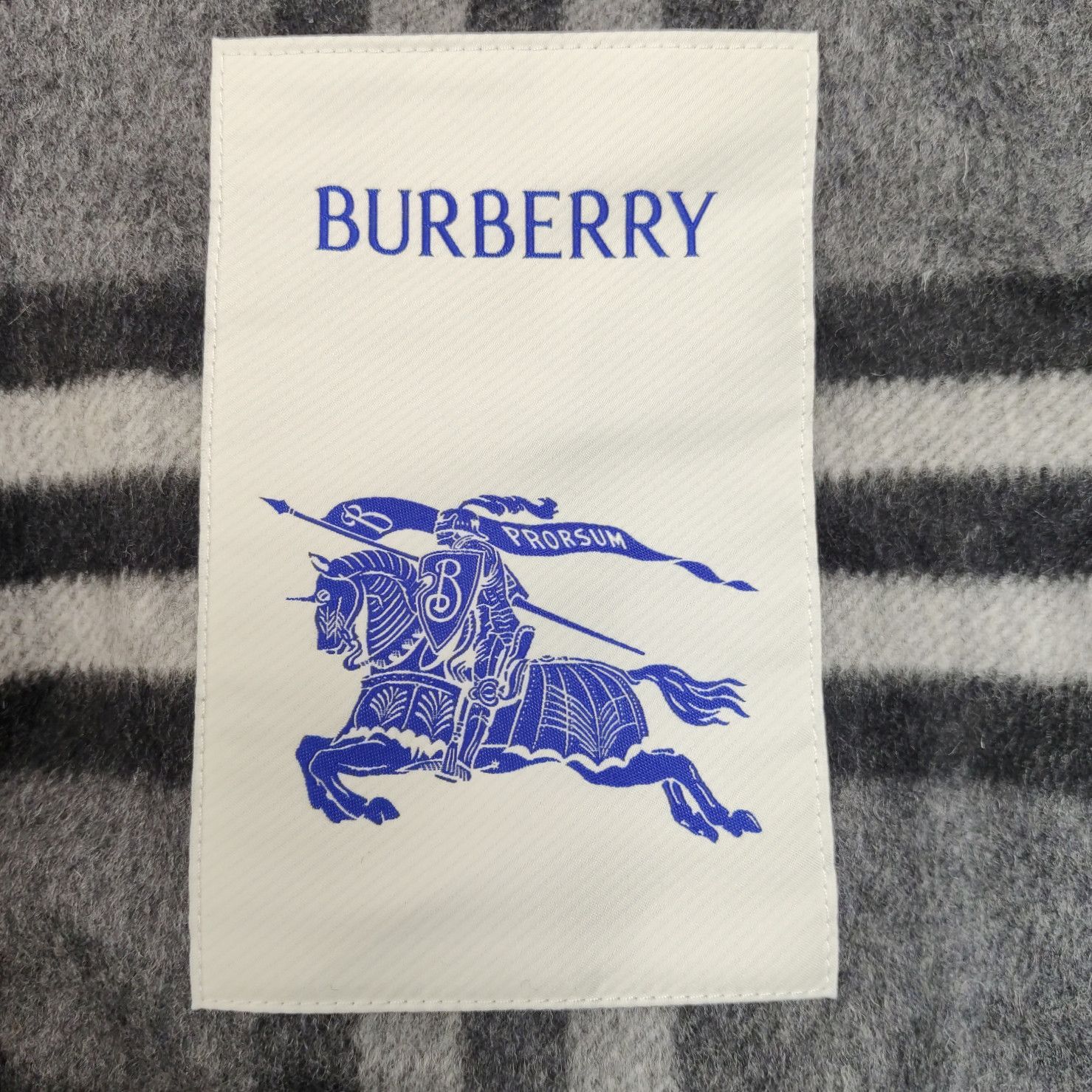 Burberry Burberry Women m Down Jackets Size M / US 6-8 / IT 42-44 - 5 Thumbnail