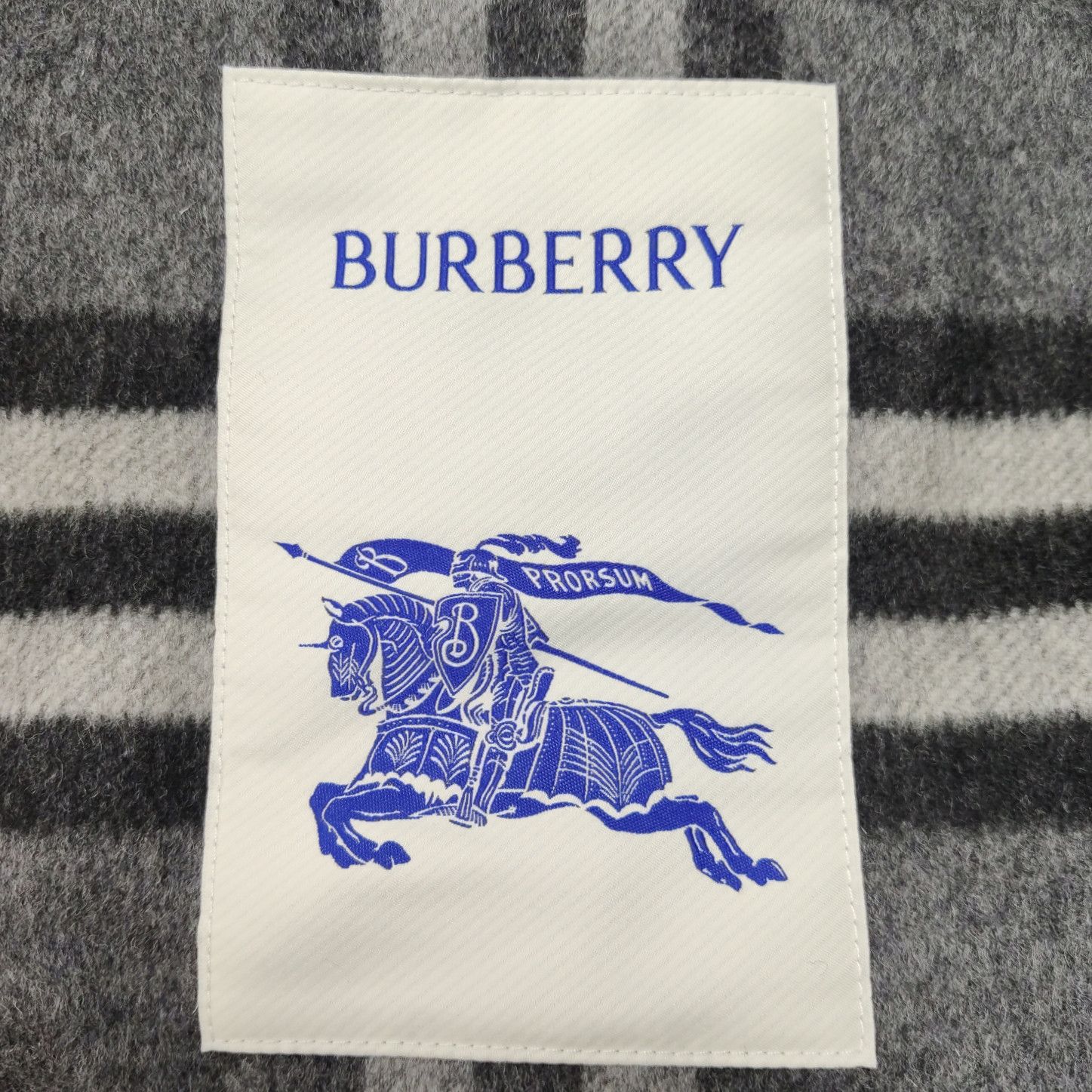 Burberry Burberry Women m Down Jackets Size M / US 6-8 / IT 42-44 - 5 Thumbnail