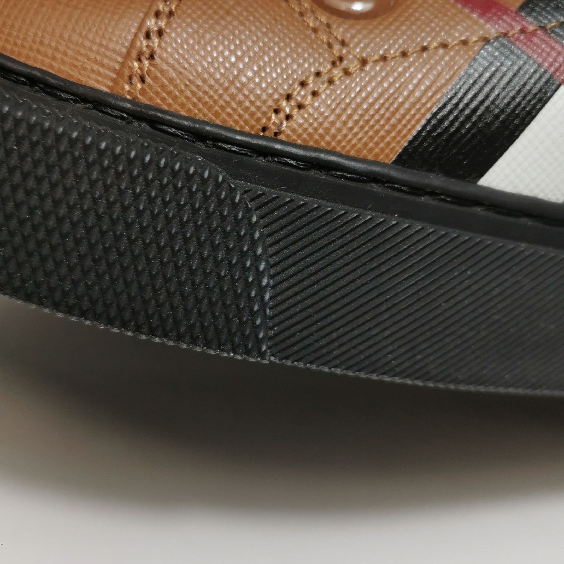 Burberry Burberry Women 6 Lowtop Sneakers Size US 6 / IT 36 - 8 Thumbnail