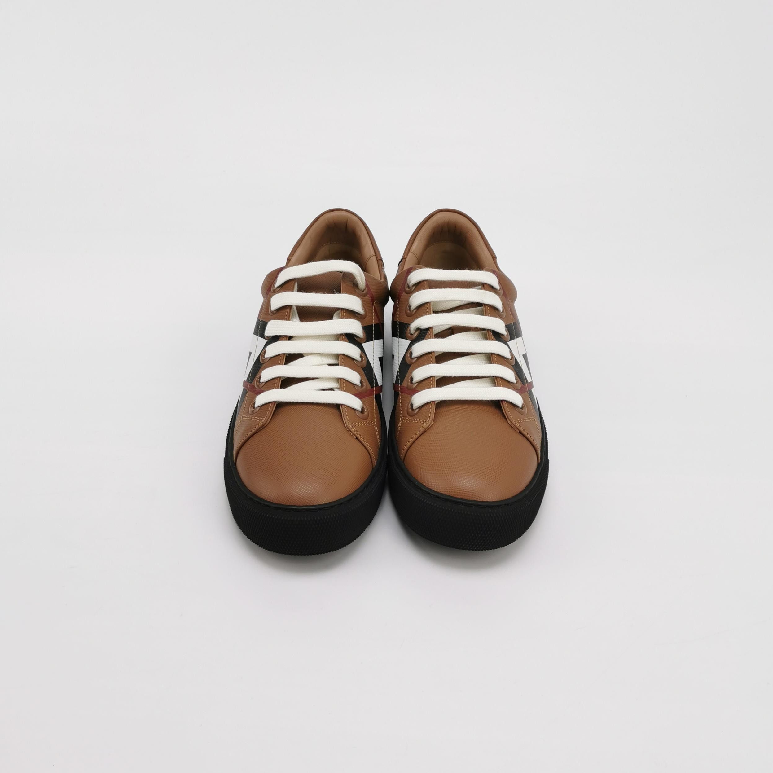 Burberry Burberry Women 6 Lowtop Sneakers Size US 6 / IT 36 - 3 Thumbnail
