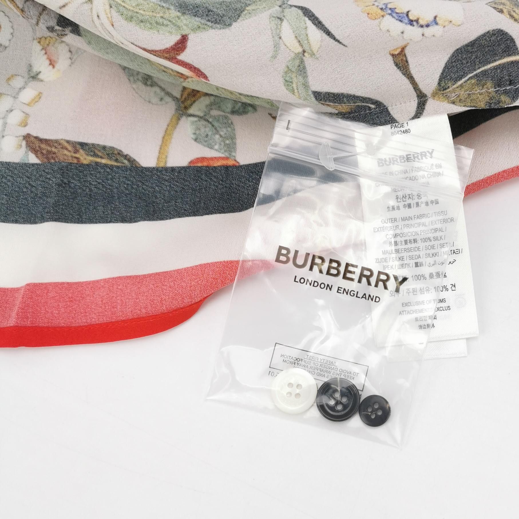 Burberry Burberry Women 2 Button Ups Size XS / US 0-2 / IT 36-38 - 5 Thumbnail