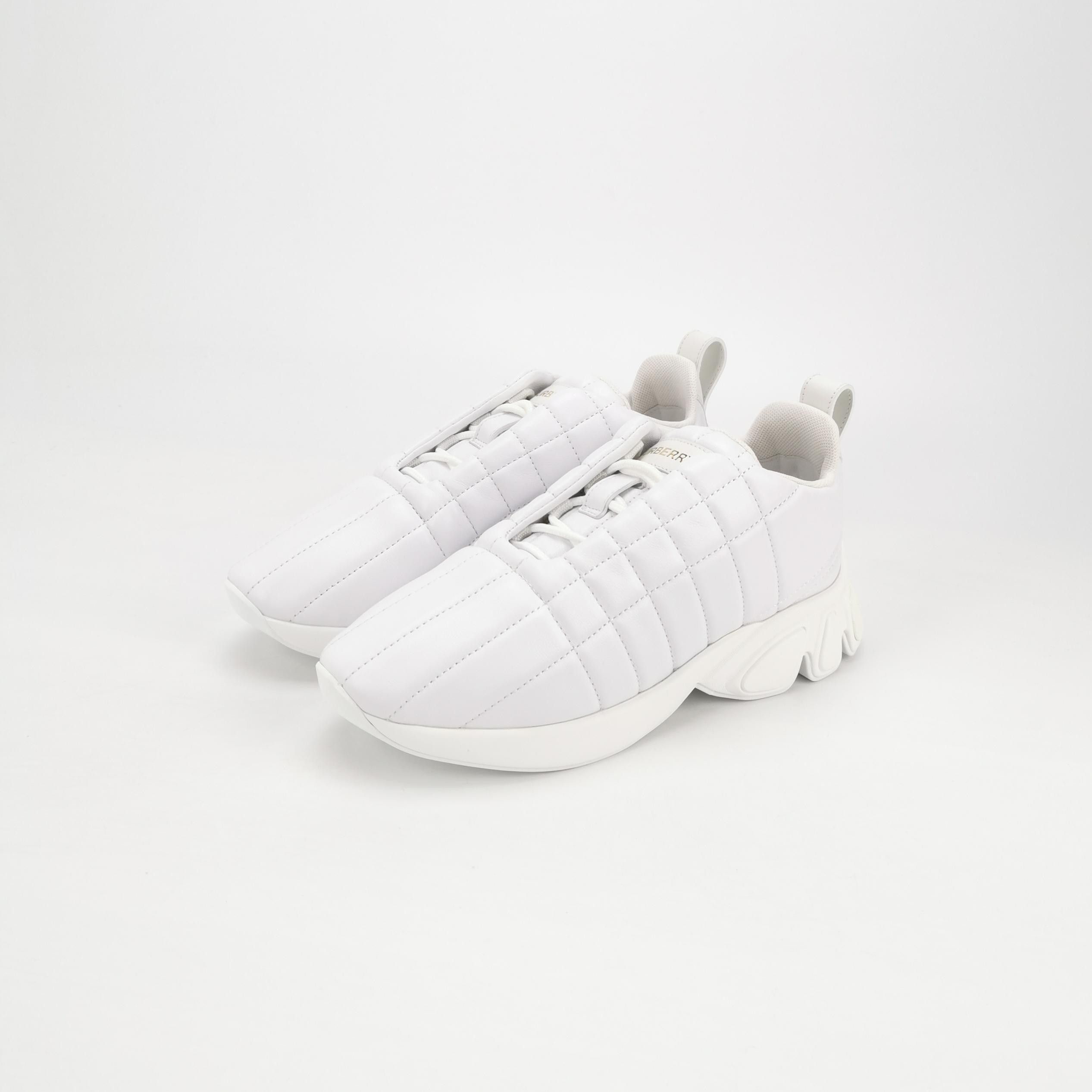 Burberry Burberry Women 7 Lowtop Sneakers Size US 7 / IT 37 - 2 Thumbnail