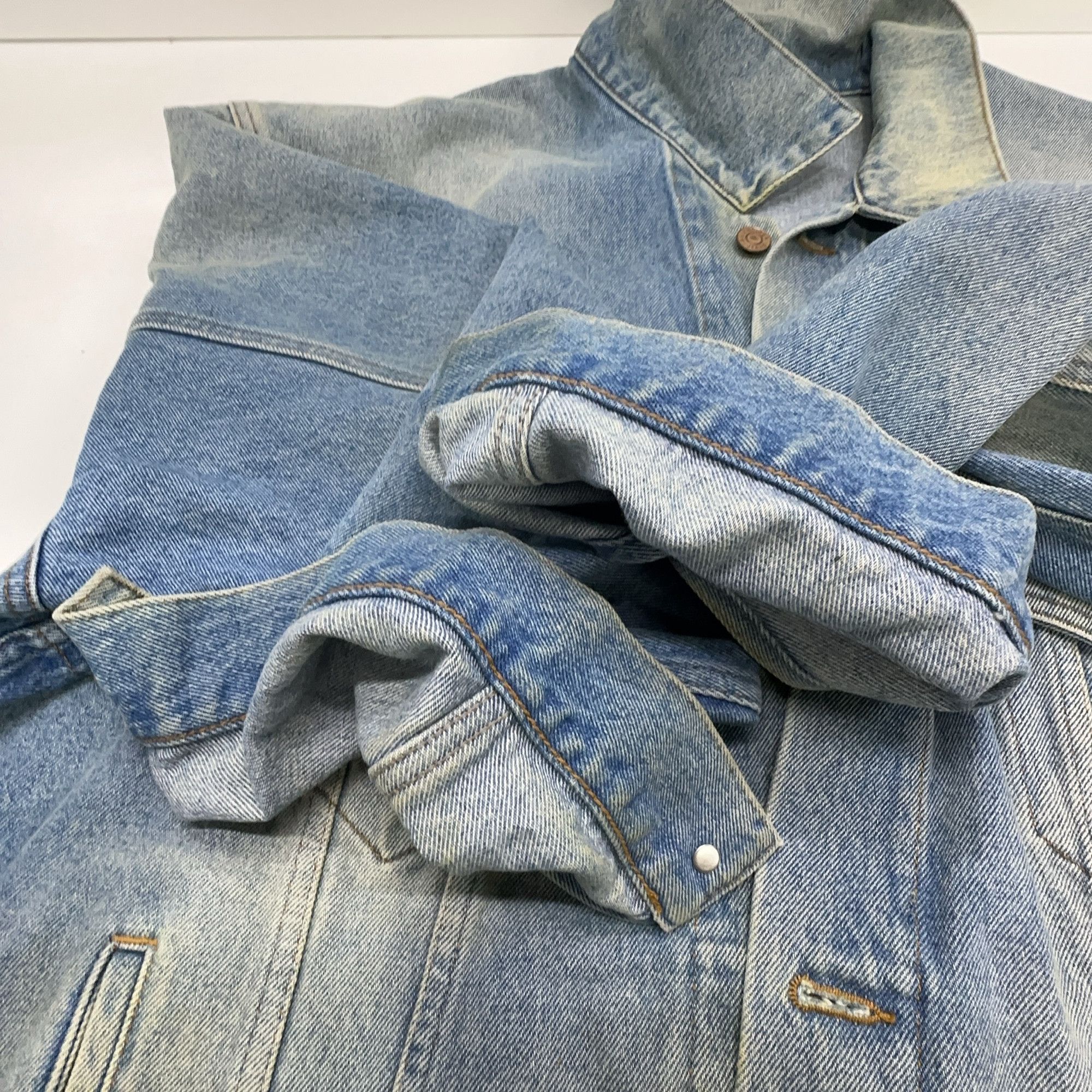 Balenciaga Balenciaga Logo Embroidered Denim Jacket L Size US L / EU 52-54 / 3 - 8 Thumbnail