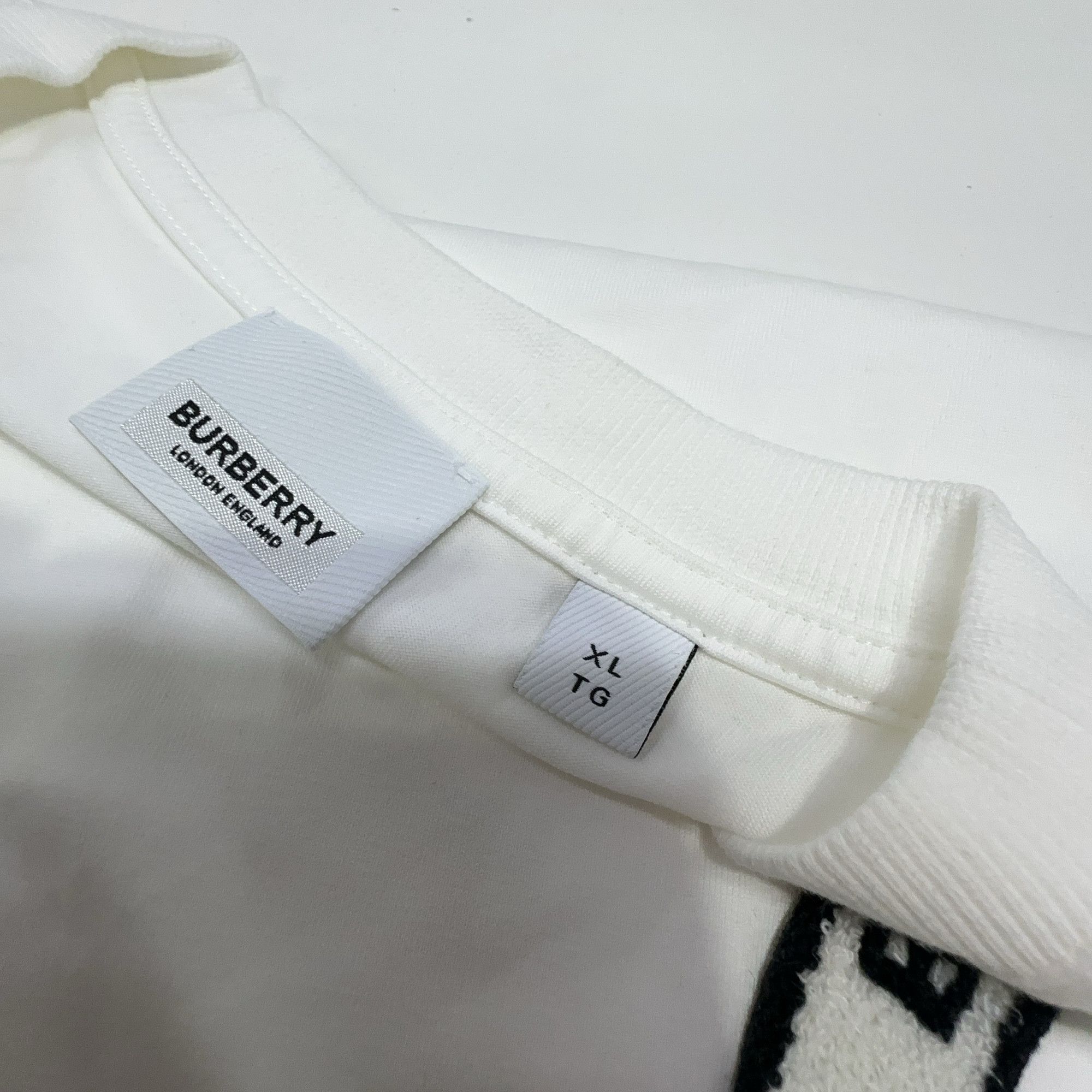 Burberry Burberry Logo Graphic T-Shirt XL Size US XL / EU 56 / 4 - 3 Thumbnail