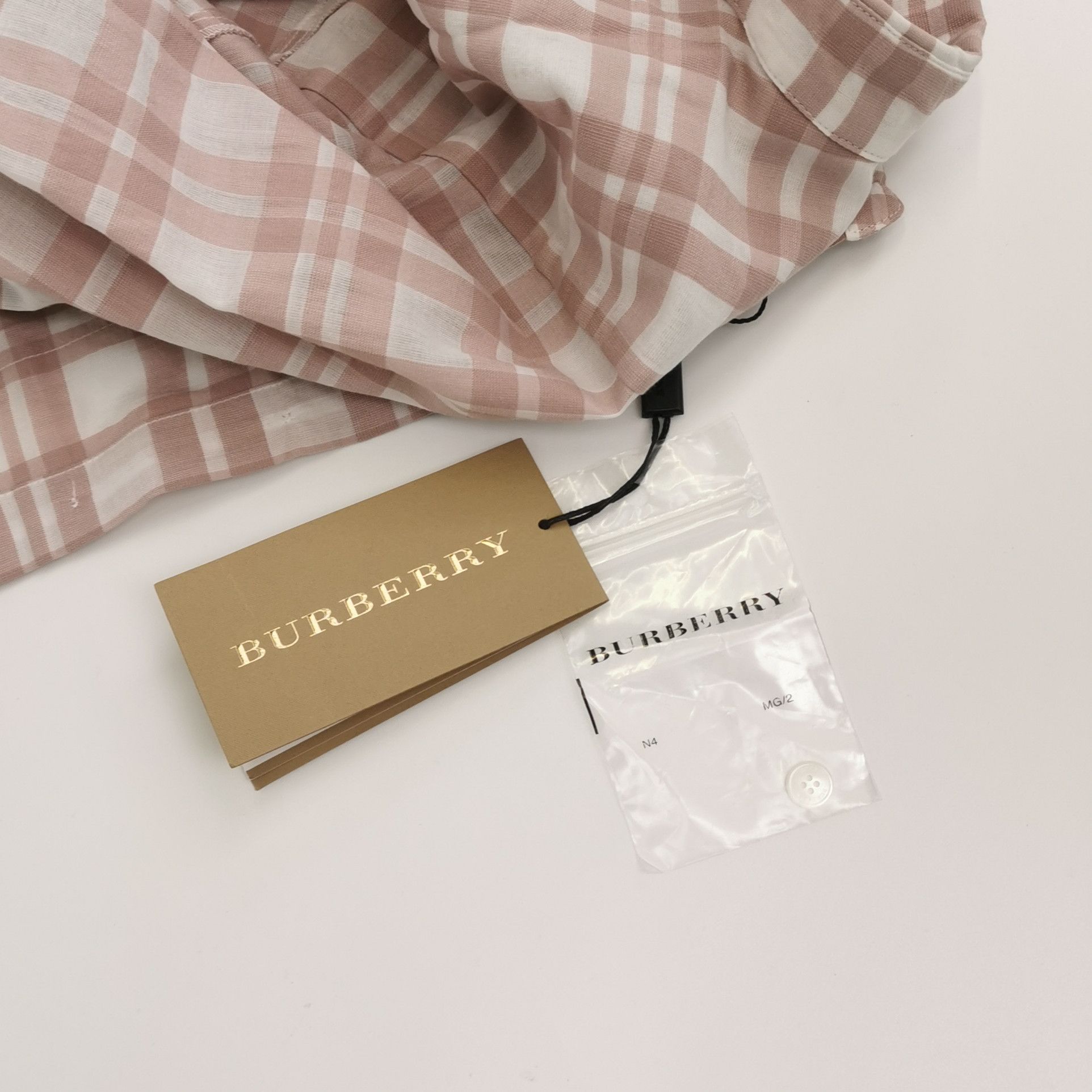 Burberry Burberry Women m Button Ups Size M / US 6-8 / IT 42-44 - 4 Thumbnail