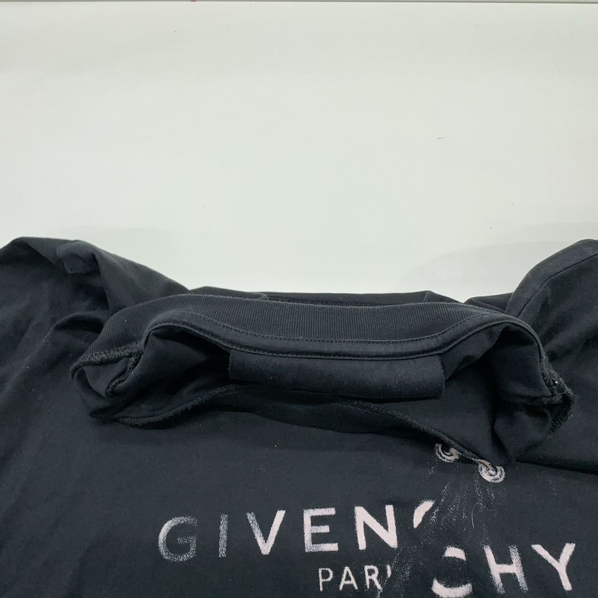 Givenchy Givenchy Logo Graphic T-Shirt Size L Size US L / EU 52-54 / 3 - 6 Thumbnail