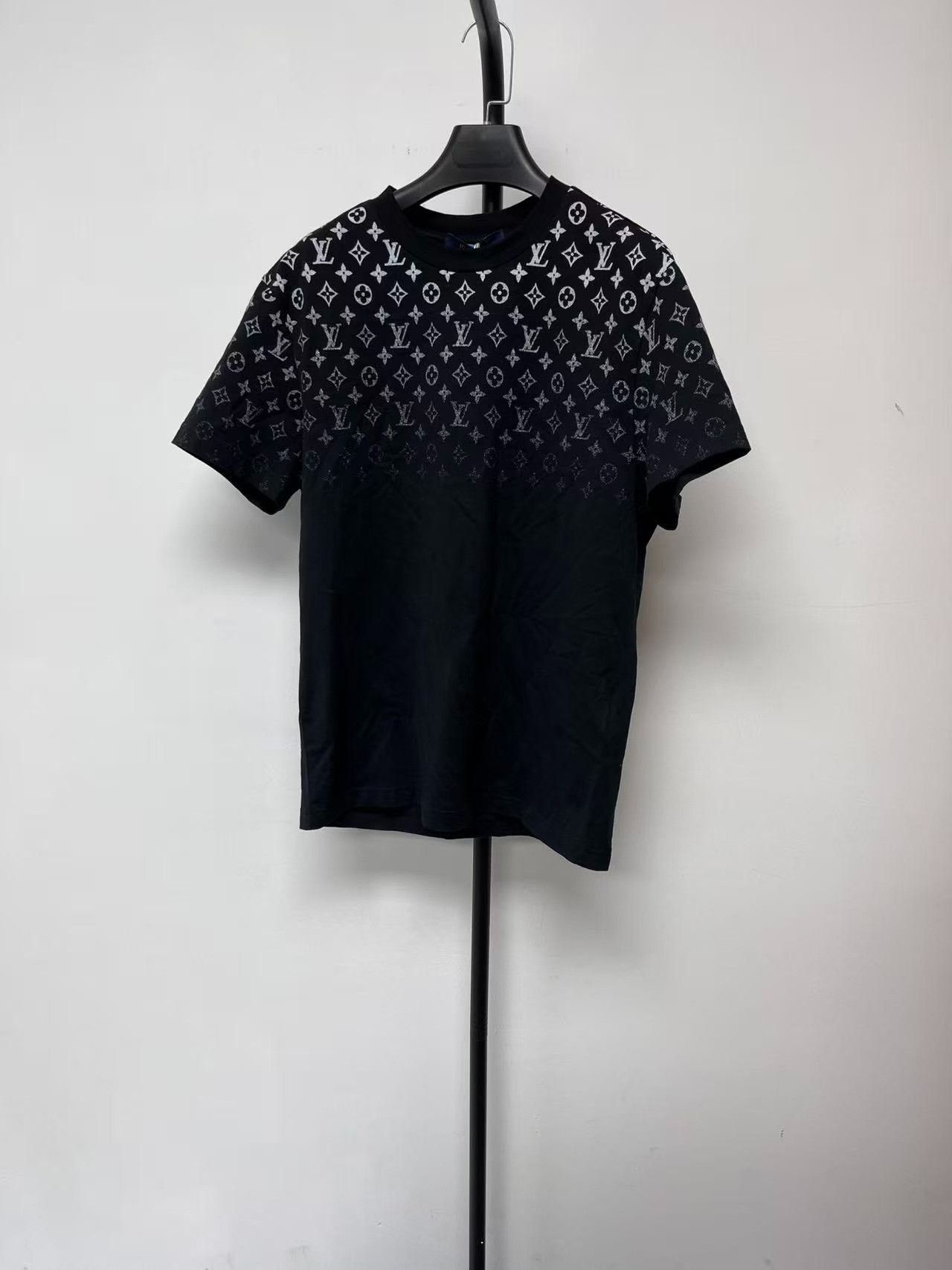 Louis Vuitton Louis Vuitton Gradient Monogram T-Shirt S Size US S / EU 44-46 / 1 - 2 Thumbnail