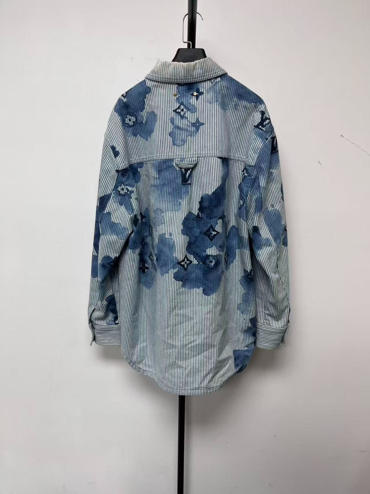 Louis Vuitton Louis Vuitton Striped Logo Print Shirt Size M Size US M / EU 48-50 / 2 - 3 Thumbnail