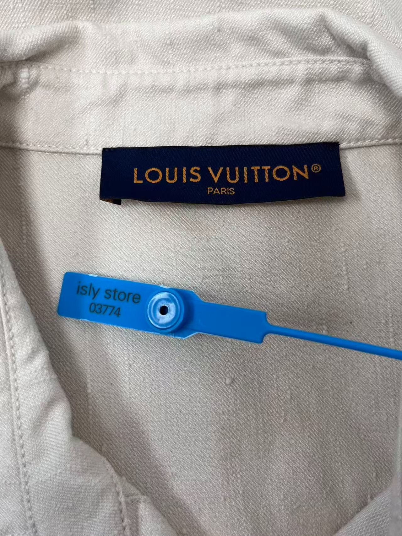 Louis Vuitton Louis Vuitton Le Monde Est A Vous Silk Shirt L Size US L / EU 52-54 / 3 - 6 Thumbnail