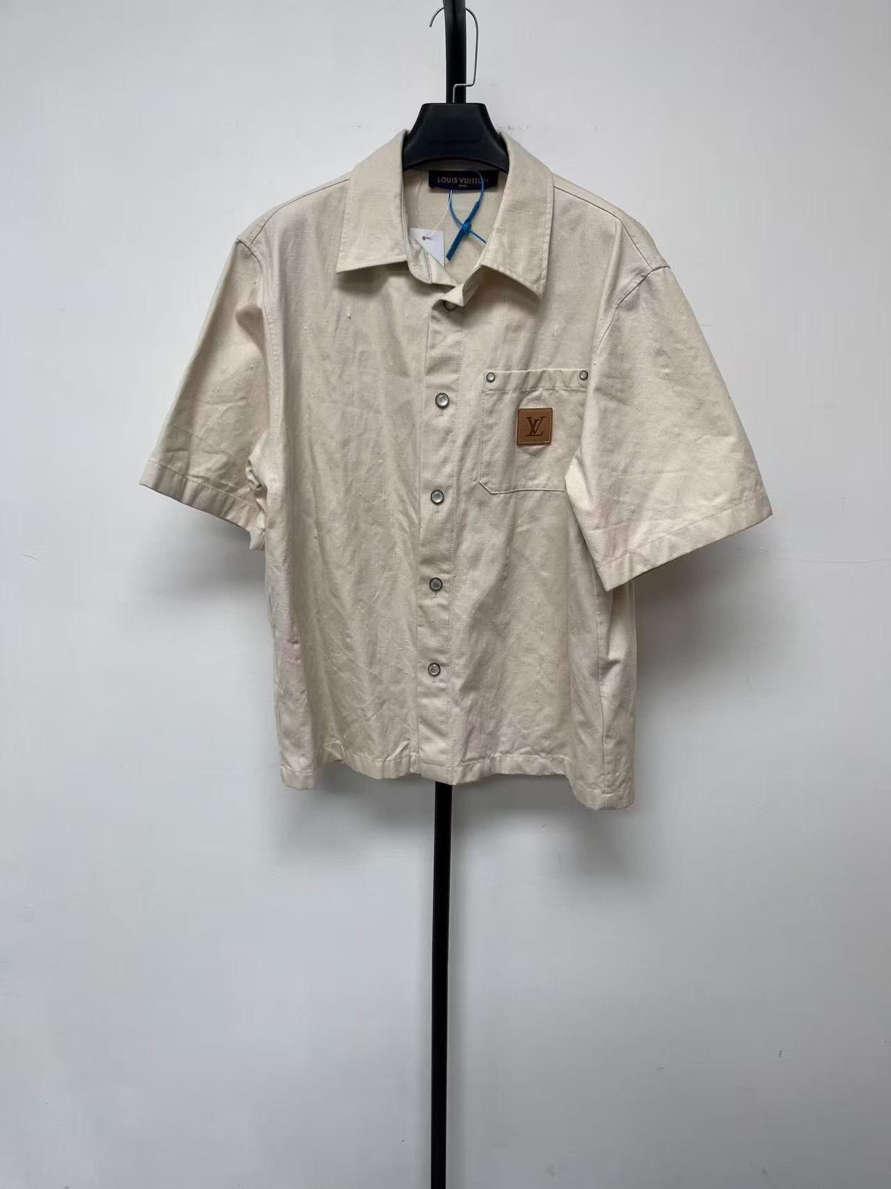 Louis Vuitton Louis Vuitton Le Monde Est A Vous Silk Shirt L Size US L / EU 52-54 / 3 - 2 Thumbnail