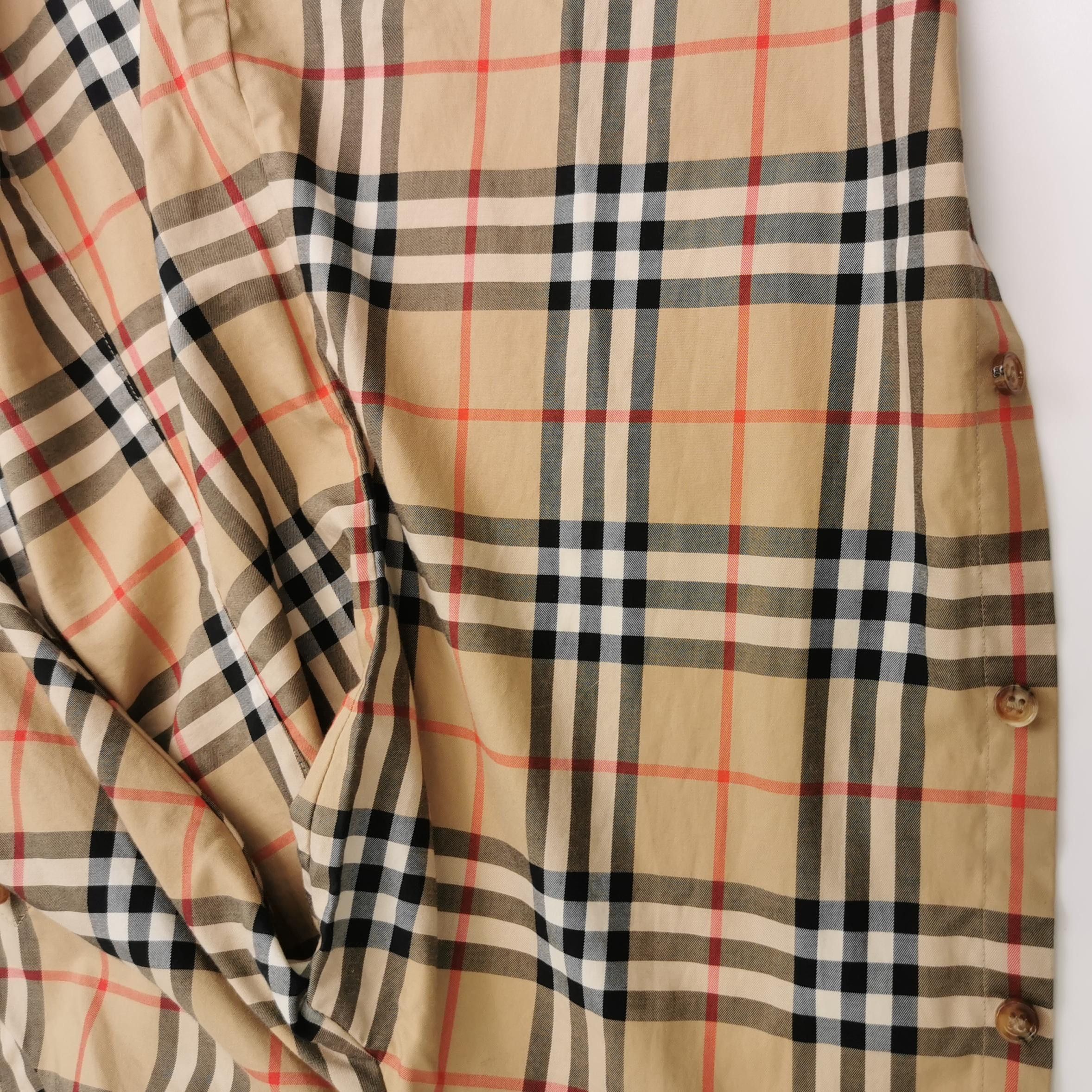 Burberry Burberry Women 4 Button Ups Size S / US 4 / IT 40 - 3 Thumbnail