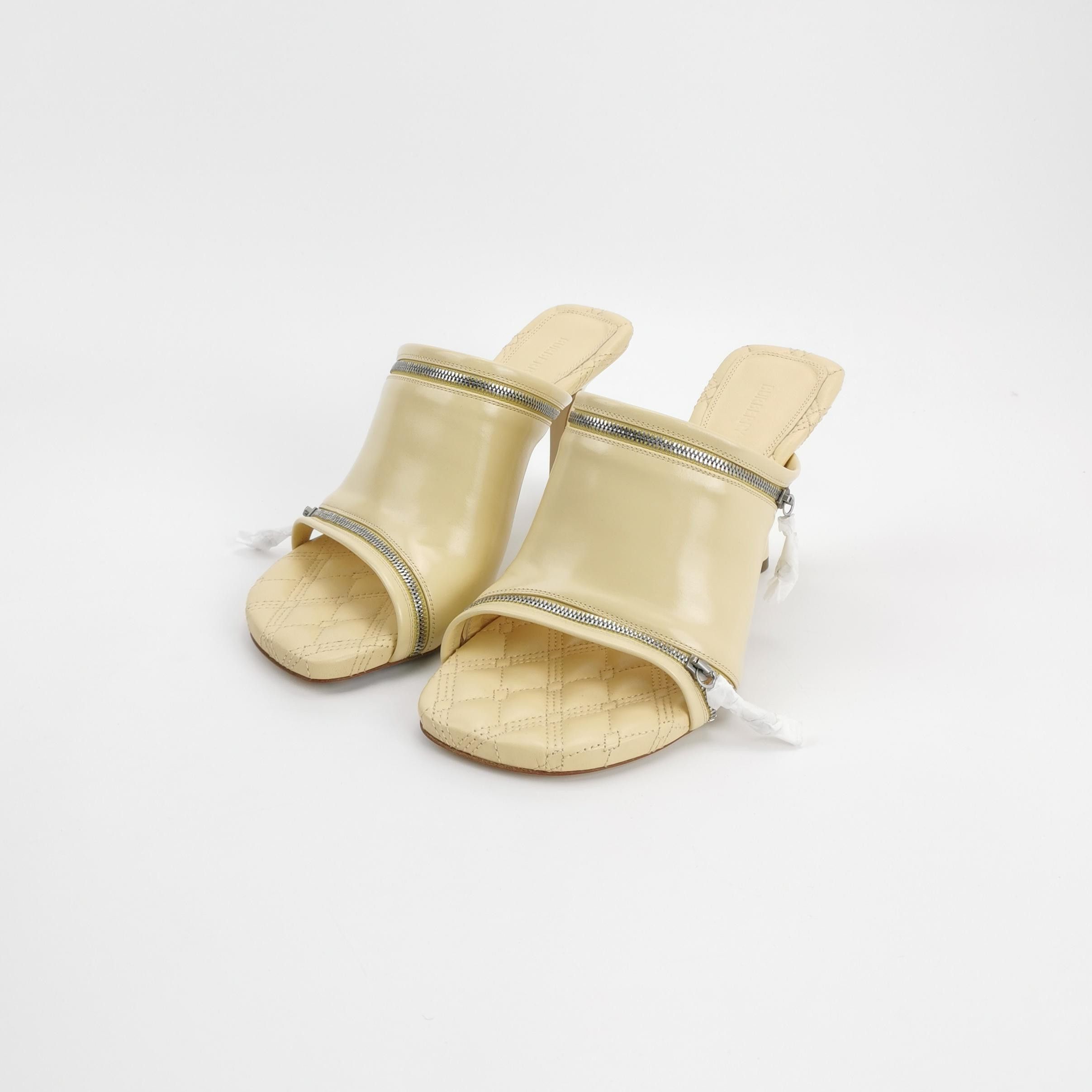 Burberry Burberry Women 9 Sandals Size US 9 / IT 39 - 2 Thumbnail