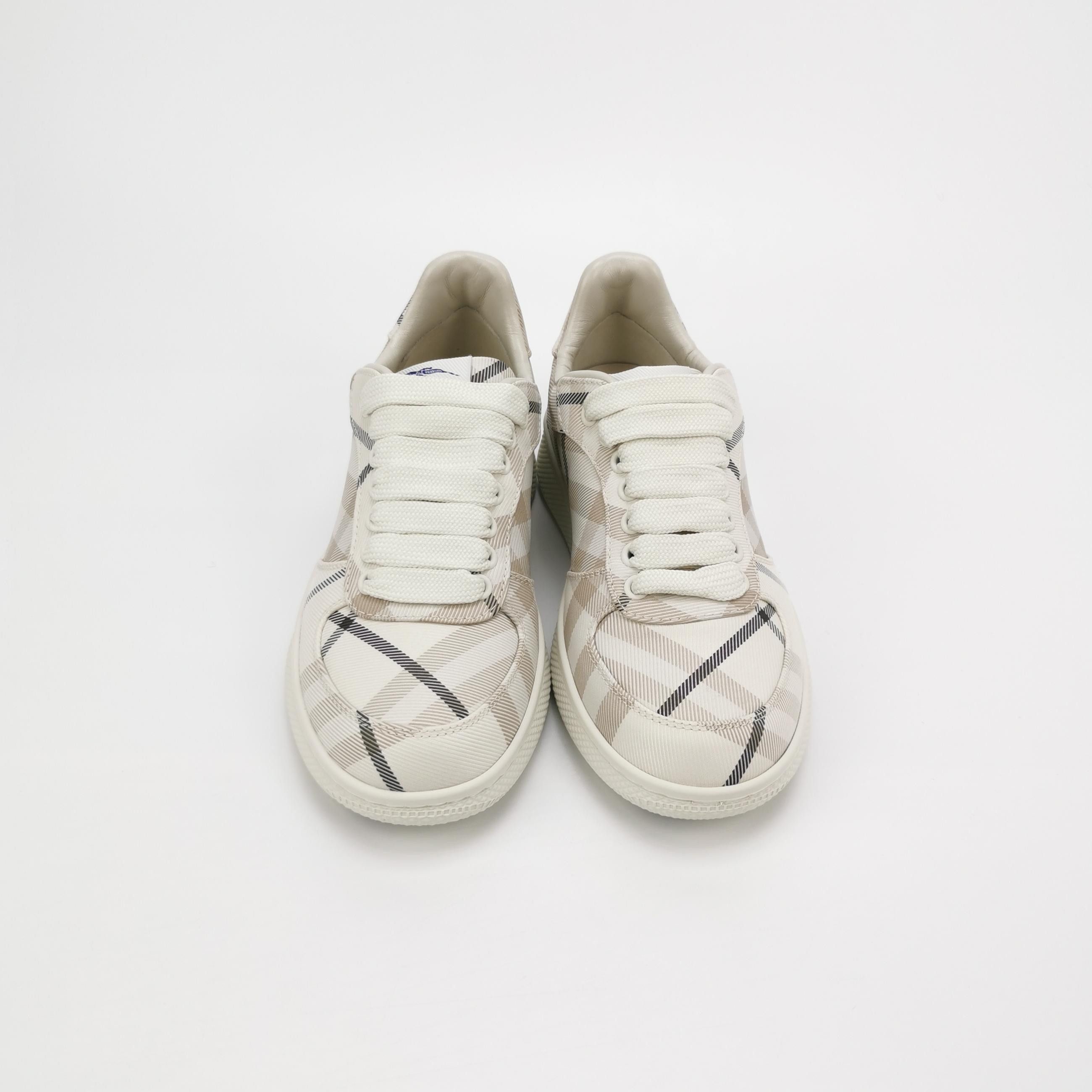 Burberry Burberry Women 5 Lowtop Sneakers Size US 5 / IT 35 - 3 Thumbnail