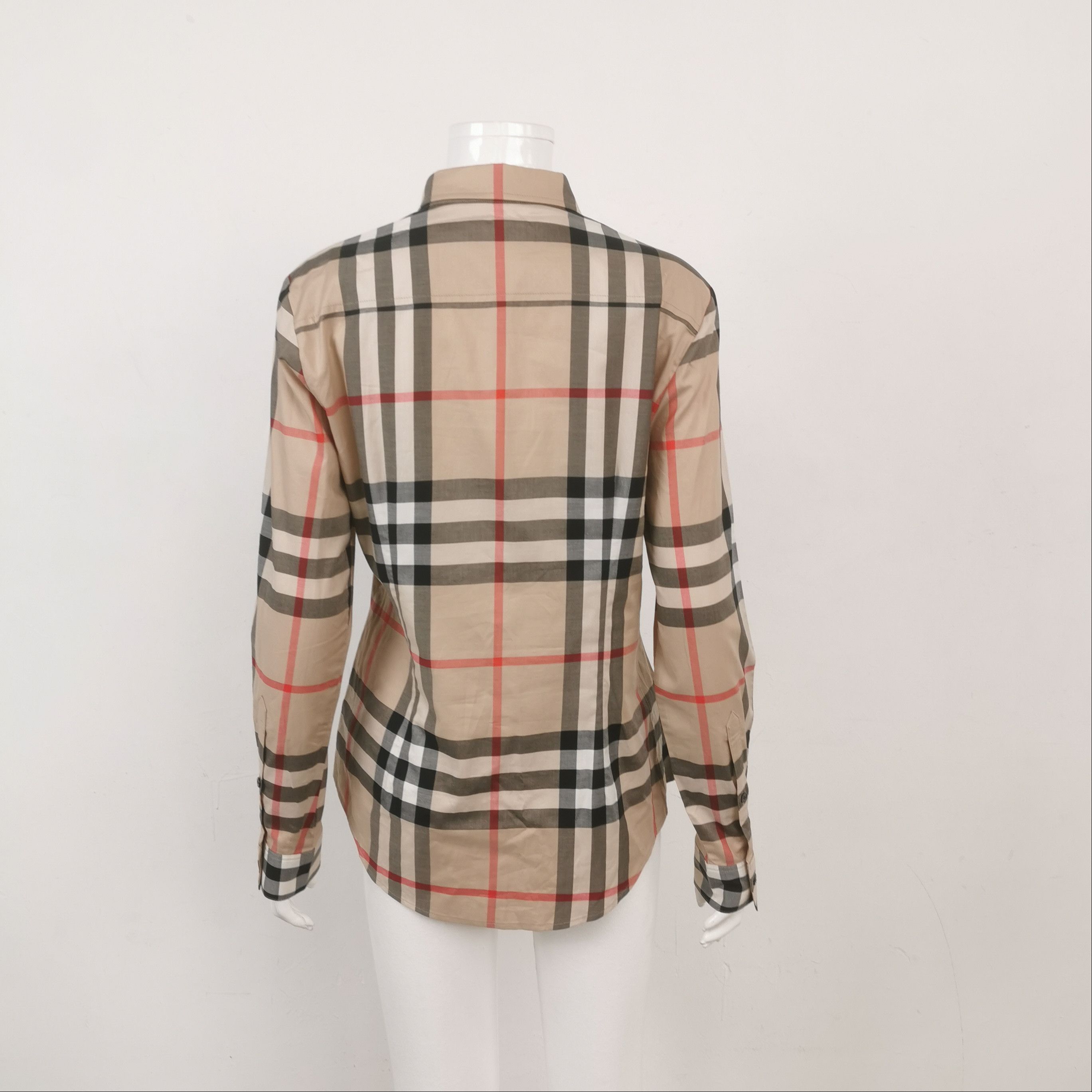 Burberry Burberry Women m Button Ups Size M / US 6-8 / IT 42-44 - 2 Thumbnail
