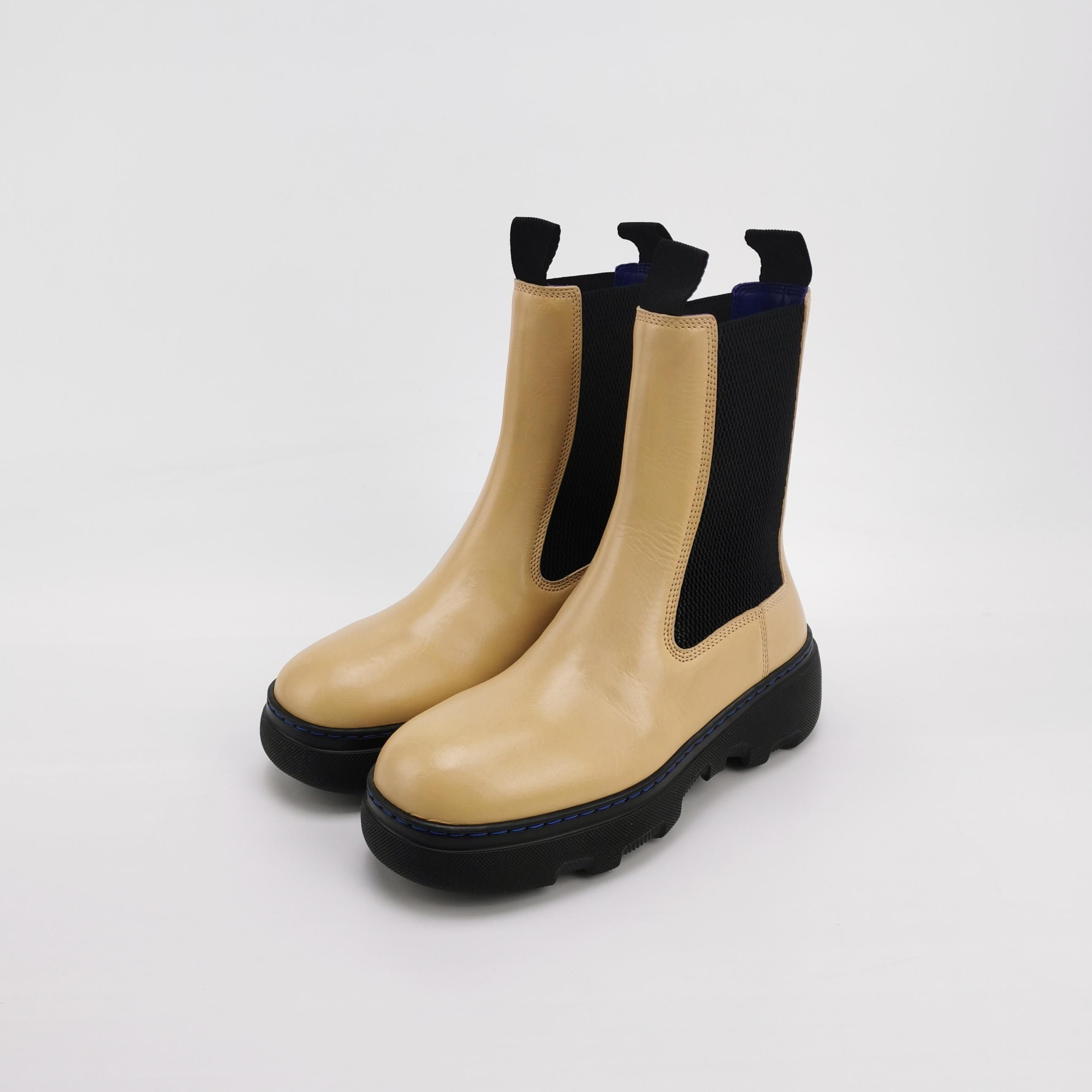 Burberry Burberry Women 5 Boots Size US 5 / IT 35 - 2 Thumbnail