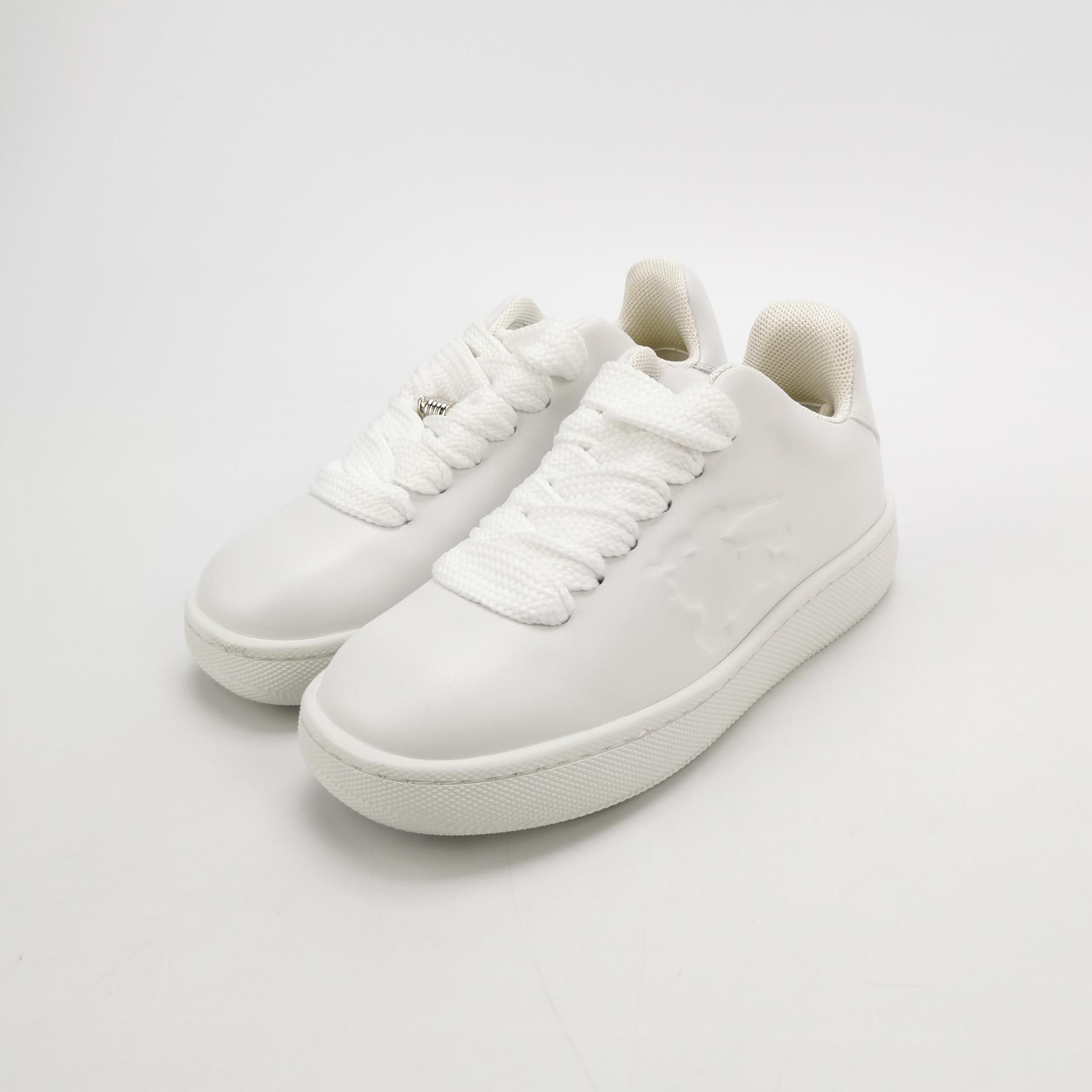 Burberry Burberry Women 6 Lowtop Sneakers Size US 6 / IT 36 - 2 Thumbnail
