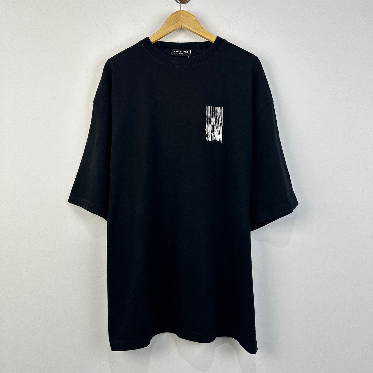 Balenciaga Balenciaga Barcode Waterfall Graphic T-Shirt Size M Size US M / EU 48-50 / 2 - 2 Thumbnail
