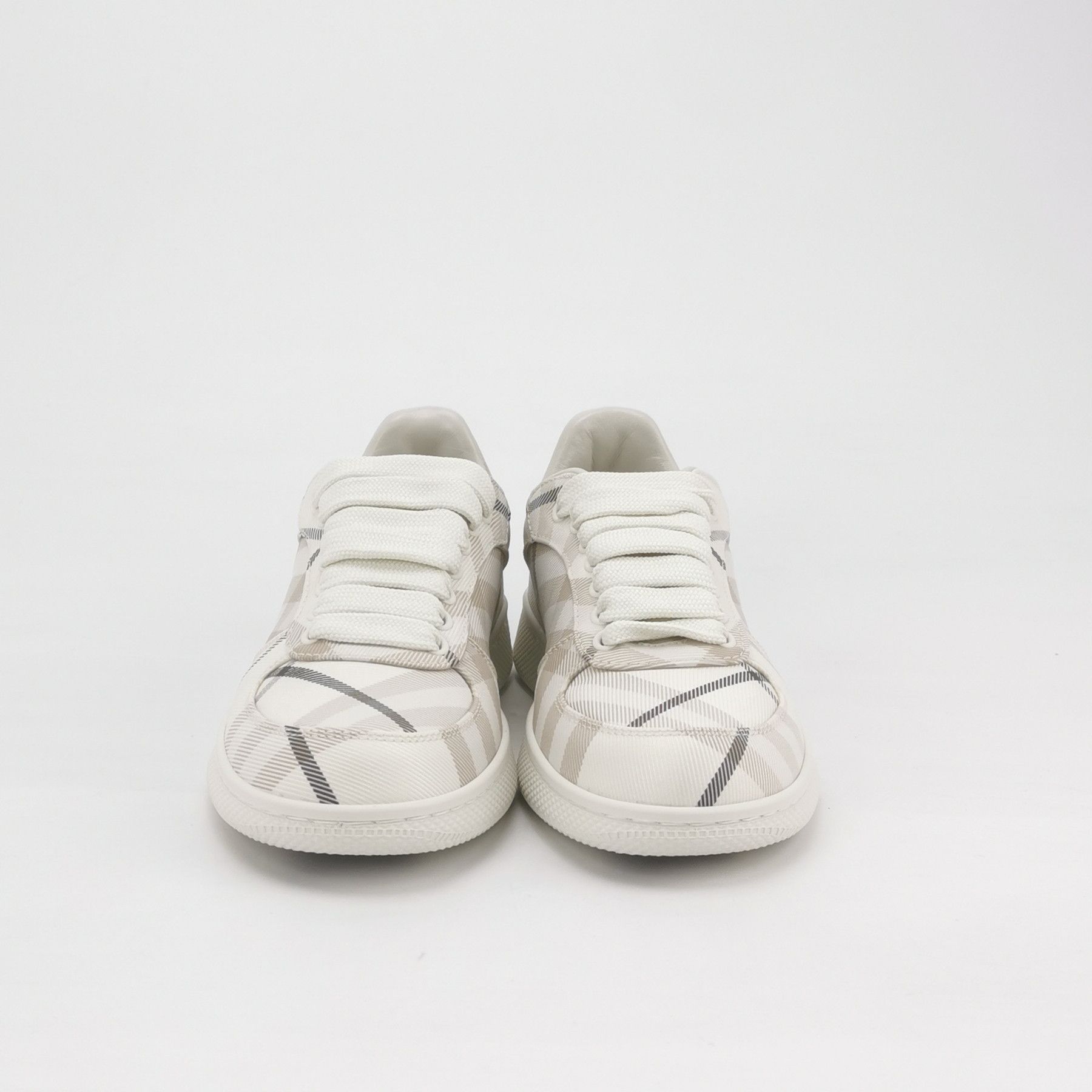 Burberry Burberry Women 5 Lowtop Sneakers Size US 5 / IT 35 - 3 Thumbnail