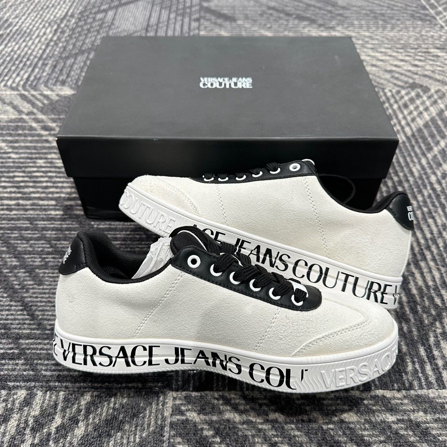 Versace Jeans Couture Versace Jeans Couture Court 88 Leather Sneakers EU 40 Size US 7 / EU 40 - 6 Thumbnail