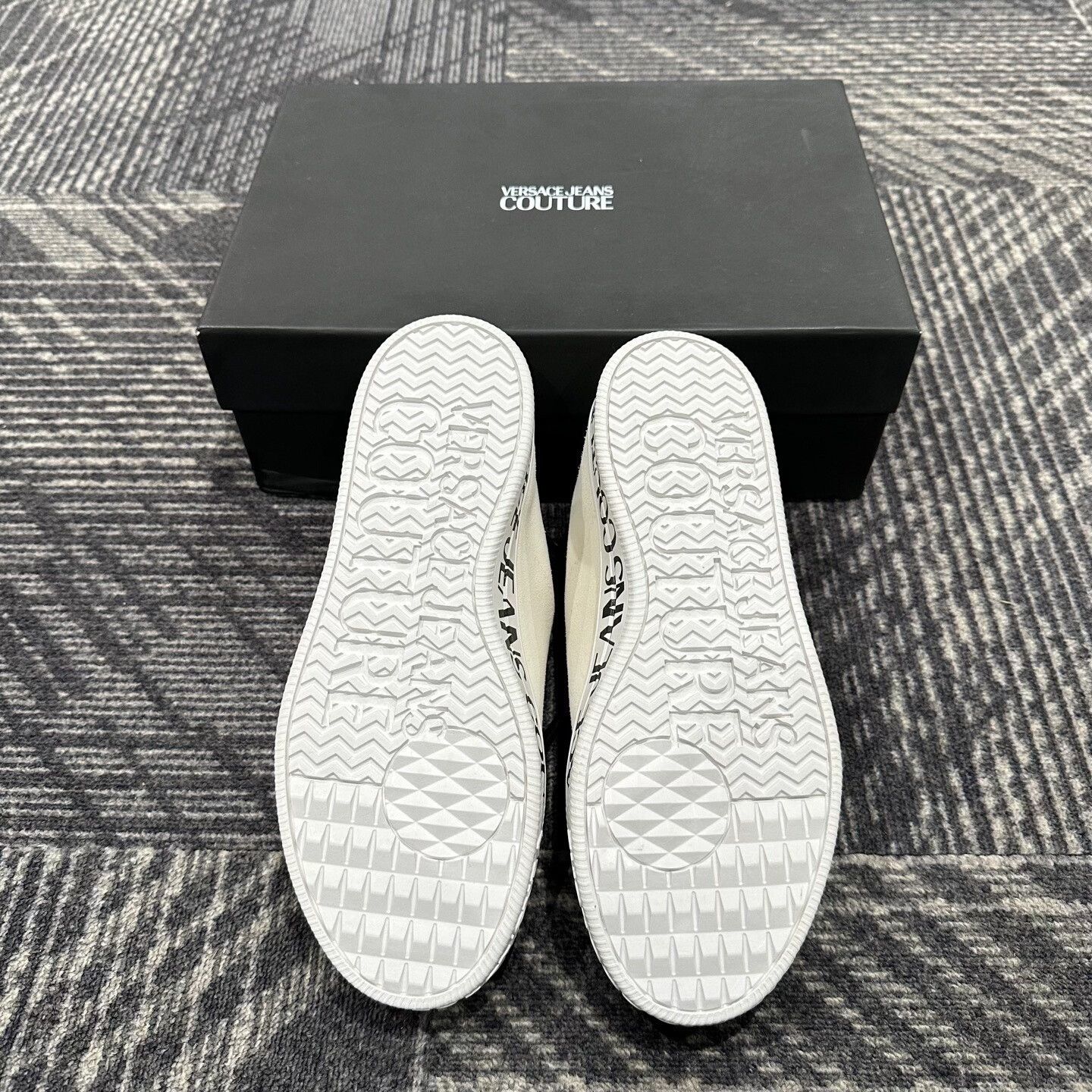 Versace Jeans Couture Versace Jeans Couture Court 88 Leather Sneakers EU 40 Size US 7 / EU 40 - 7 Thumbnail