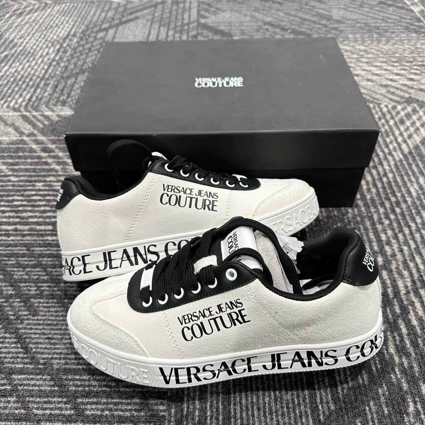 Versace Jeans Couture Versace Jeans Couture Court 88 Leather Sneakers EU 40 Size US 7 / EU 40 - 5 Thumbnail
