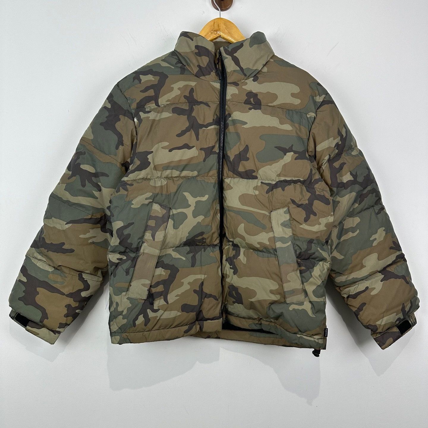 Supreme Supreme Camo Puffer Jacket Size S Size US S / EU 44-46 / 1 - 2 Thumbnail