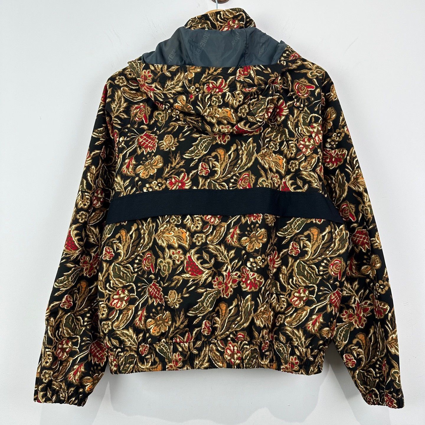 Supreme Supreme Gore-Tex Floral Court Jacket Size S Size US S / EU 44-46 / 1 - 3 Thumbnail