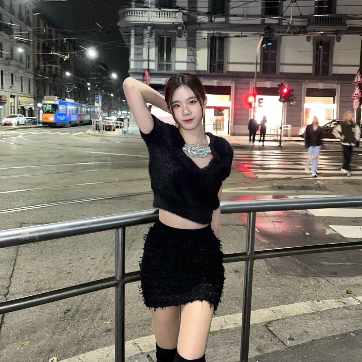 Alexander Wang Alexander Wang Rhinestone Knot Plush Sweater XS Size XS / US 0-2 / IT 36-38 - 10 Thumbnail