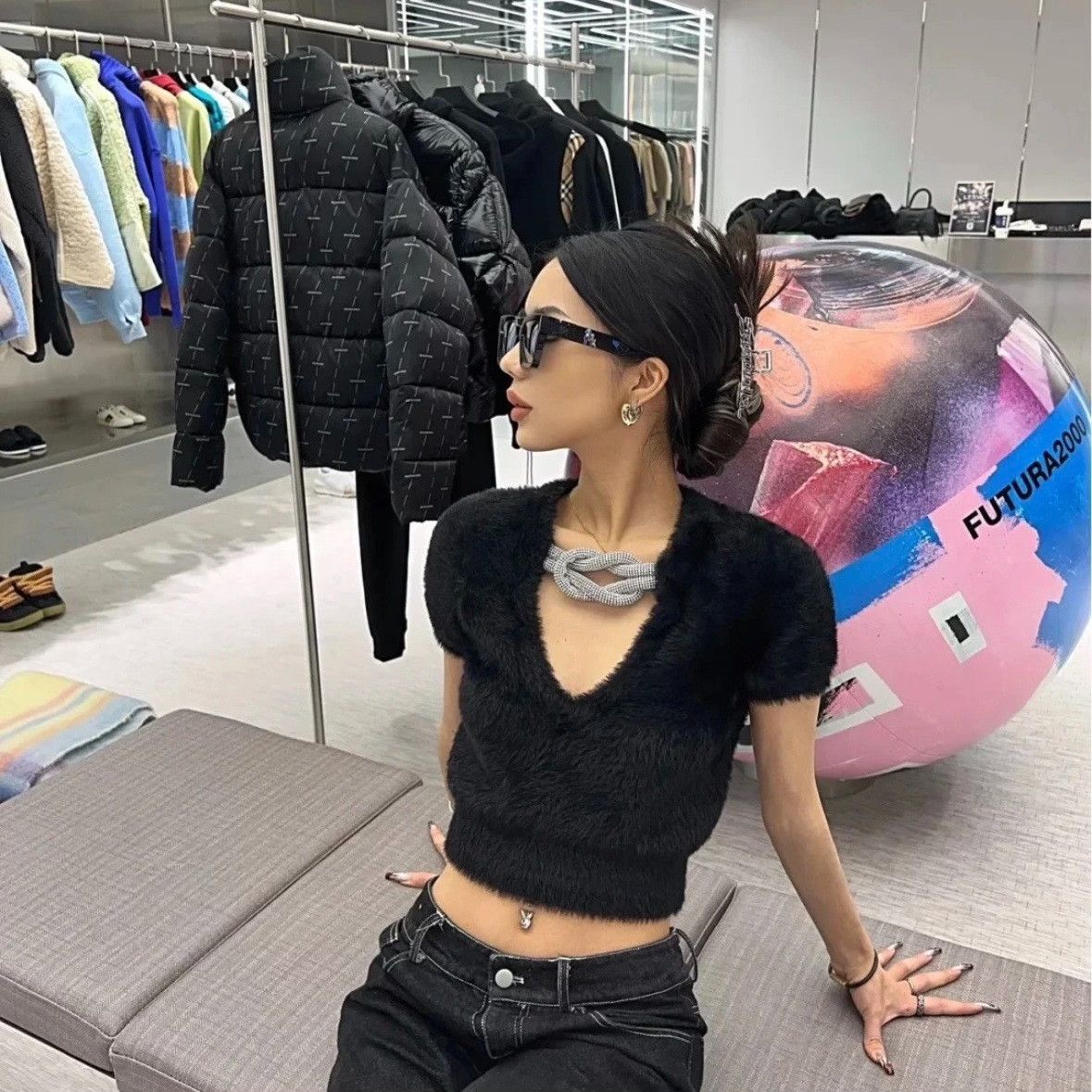 Alexander Wang Alexander Wang Rhinestone Knot Plush Sweater XS Size XS / US 0-2 / IT 36-38 - 7 Thumbnail