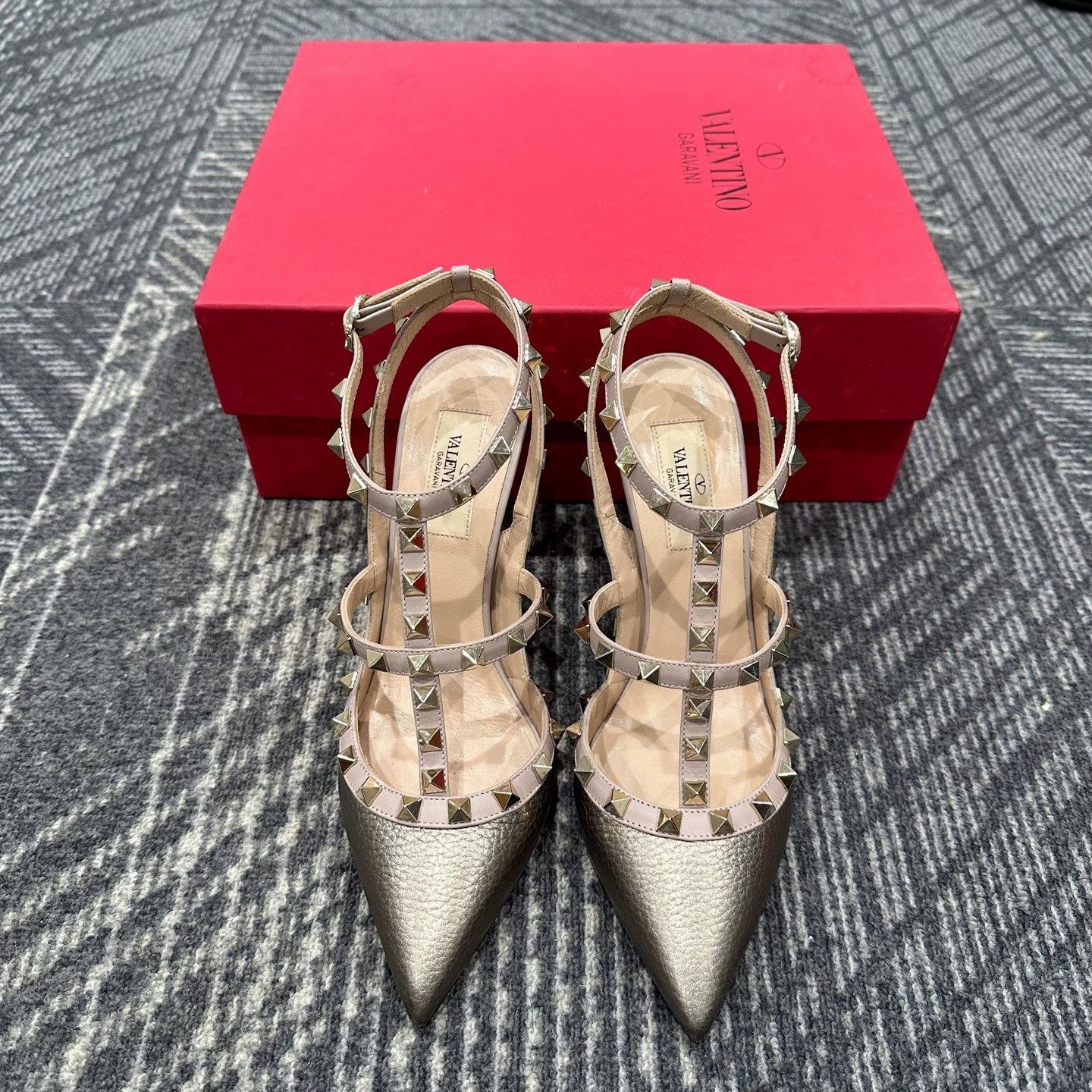 Valentino Valentino Rockstud Metallic Leather Heels 37 Size US 7 / IT 37 - 3 Thumbnail