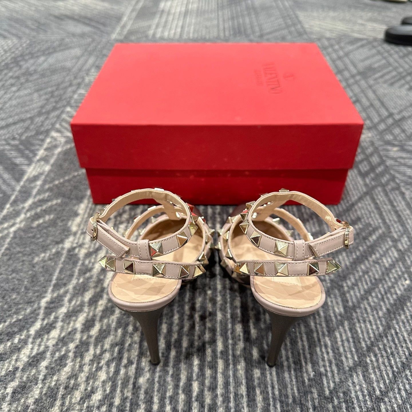 Valentino Valentino Rockstud Metallic Leather Heels 37 Size US 7 / IT 37 - 4 Thumbnail