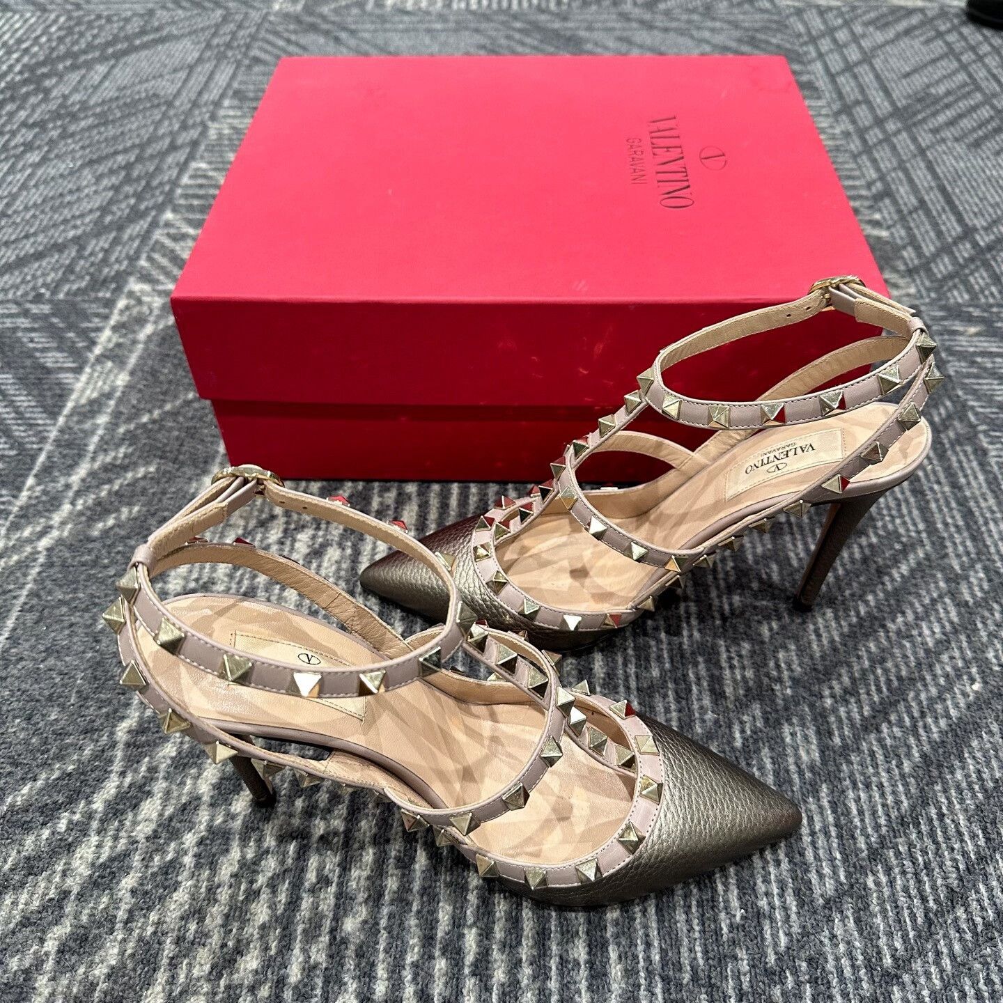 Valentino Valentino Rockstud Metallic Leather Heels 37 Size US 7 / IT 37 - 6 Thumbnail