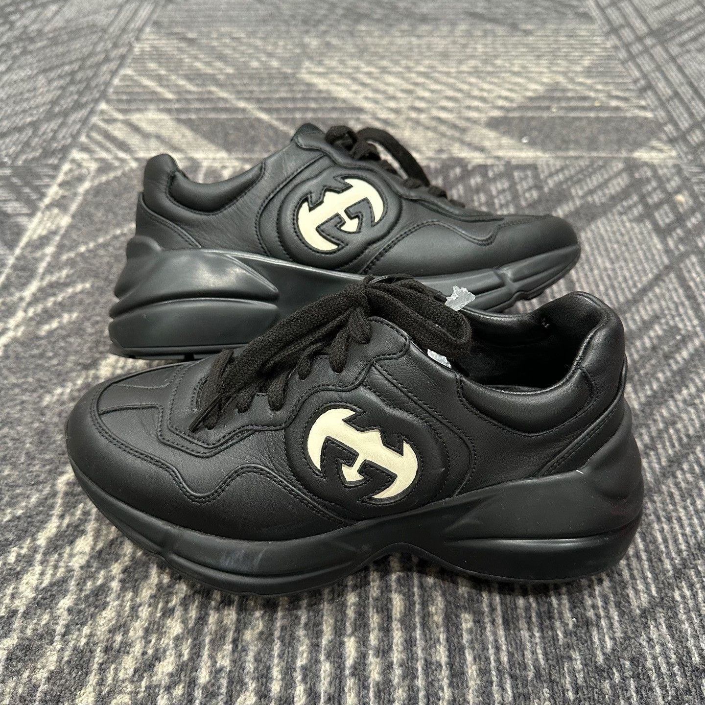 Gucci Gucci Rhyton Bat Logo Sneakers 35.5 Size US 5.5 / IT 35.5 - 5 Thumbnail