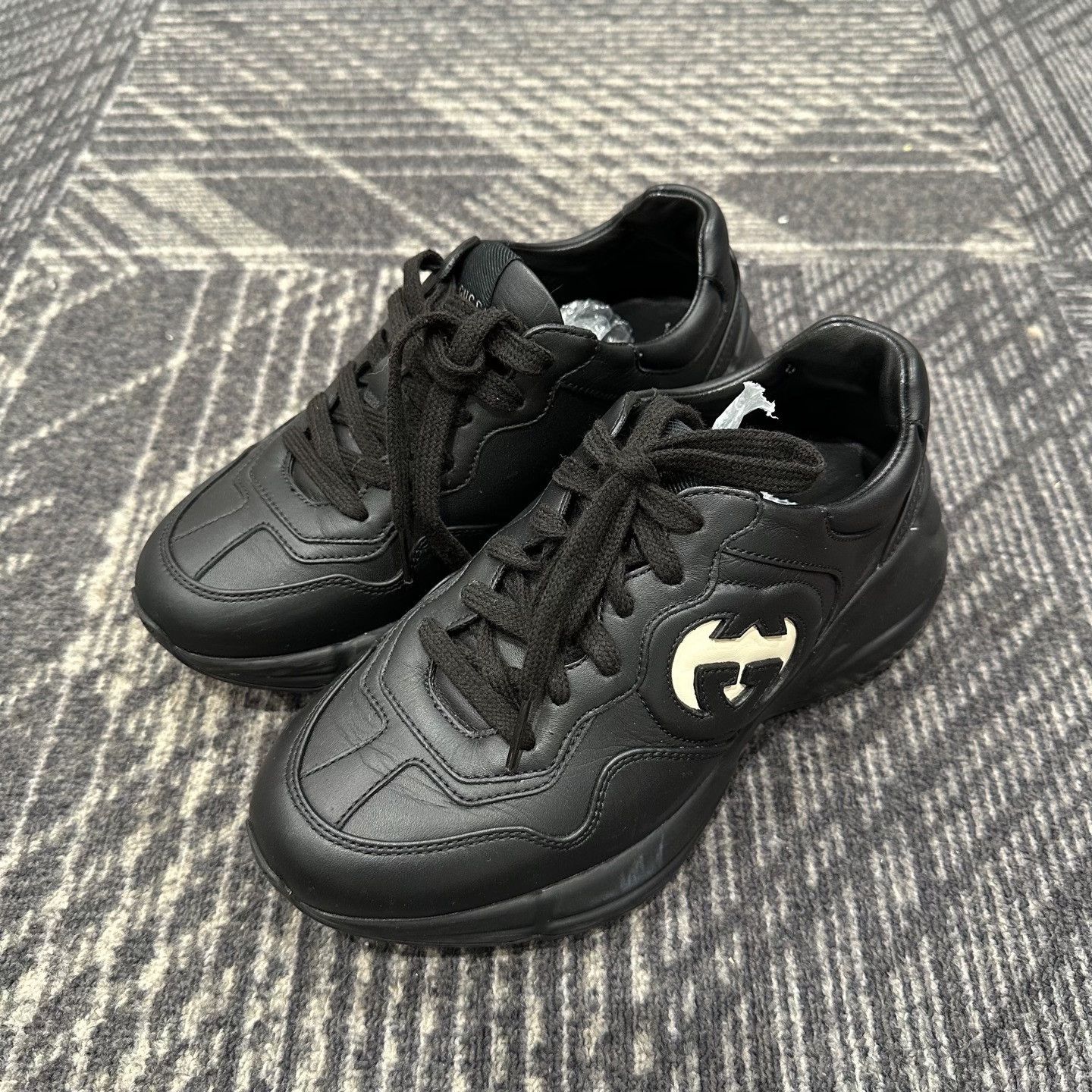 Gucci Gucci Rhyton Bat Logo Sneakers 35.5 Size US 5.5 / IT 35.5 - 9 Thumbnail