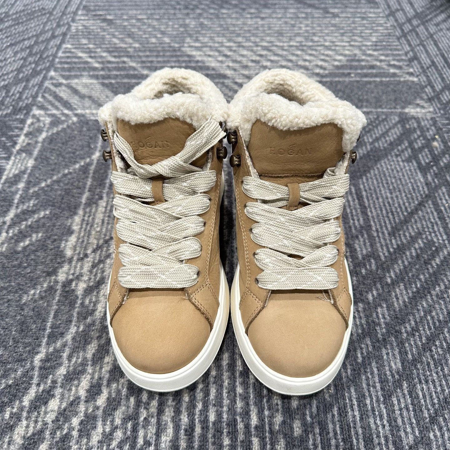 Hogan Hogan Shearling Lined Hi-Top Sneakers Size 35 Size US 5 / IT 35 - 3 Thumbnail