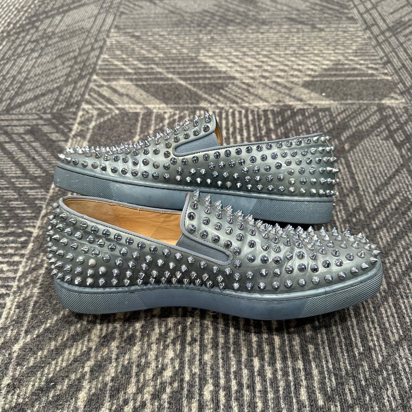 Christian Louboutin Christian Louboutin Studded Gray Slip Ons 42.5 Size US 9.5 / EU 42-43 - 6 Thumbnail