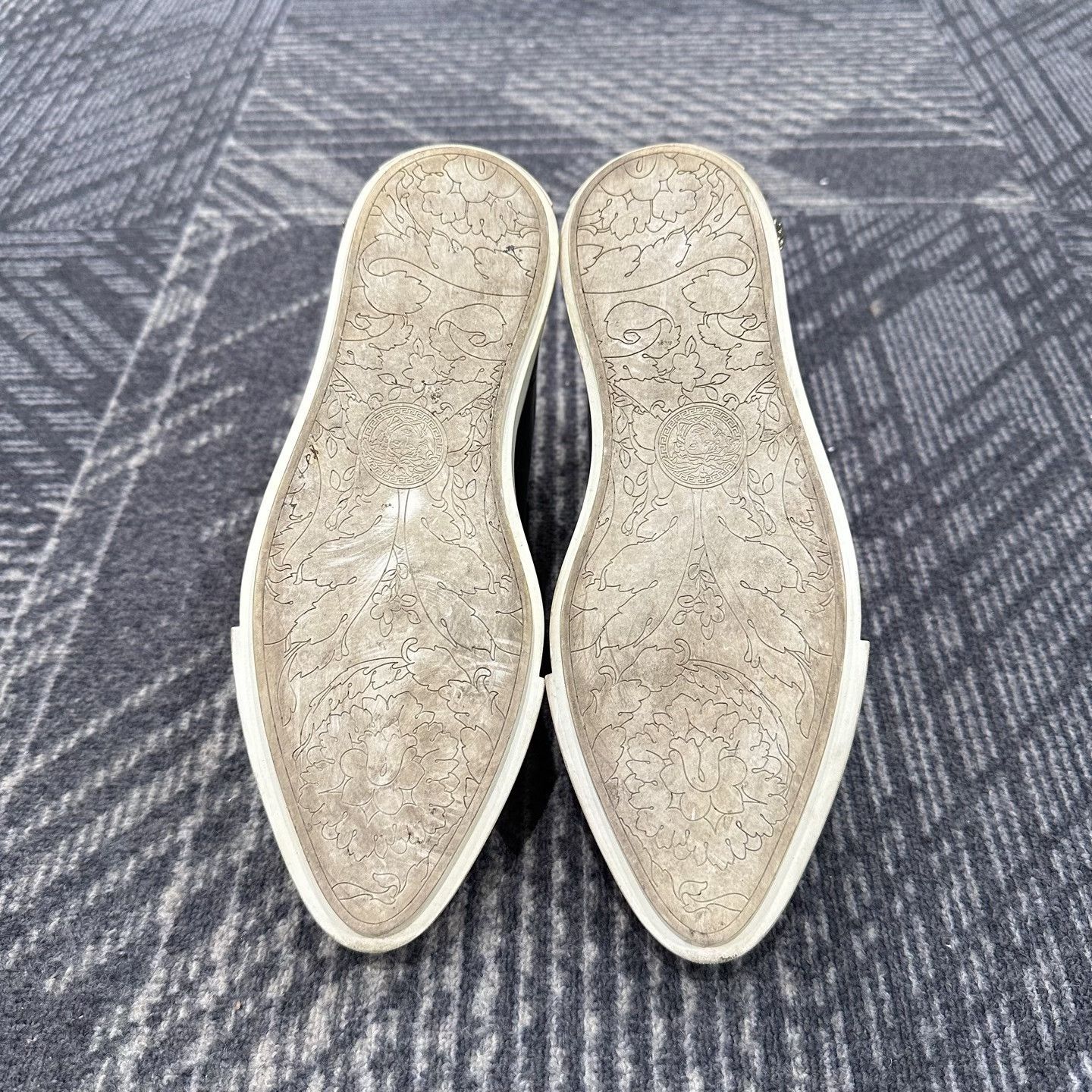 Versace Versace Medusa Gold Plate Leather Sneakers 35 Size US 5 / IT 35 - 7 Thumbnail