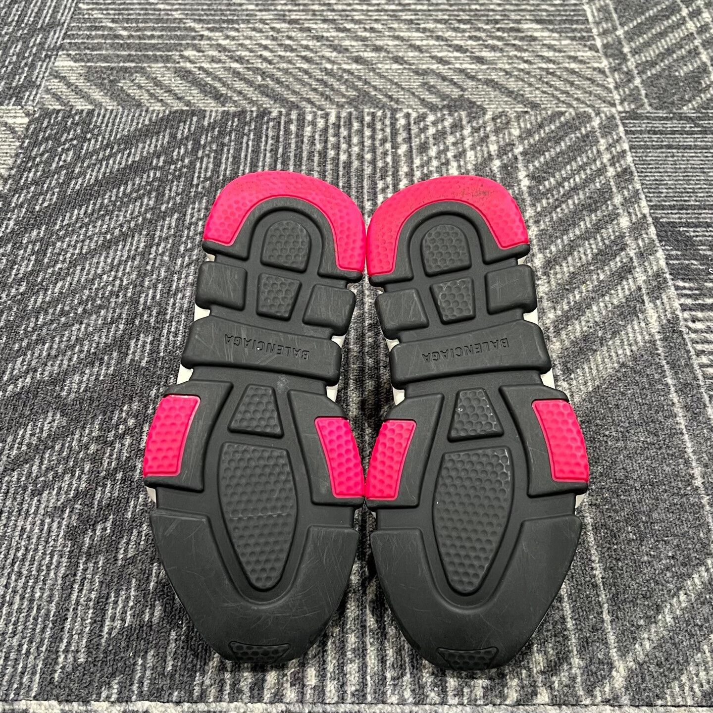 Balenciaga Balenciaga Pink Accent Speed Trainer Sneakers 37 Size US 7 / IT 37 - 7 Thumbnail