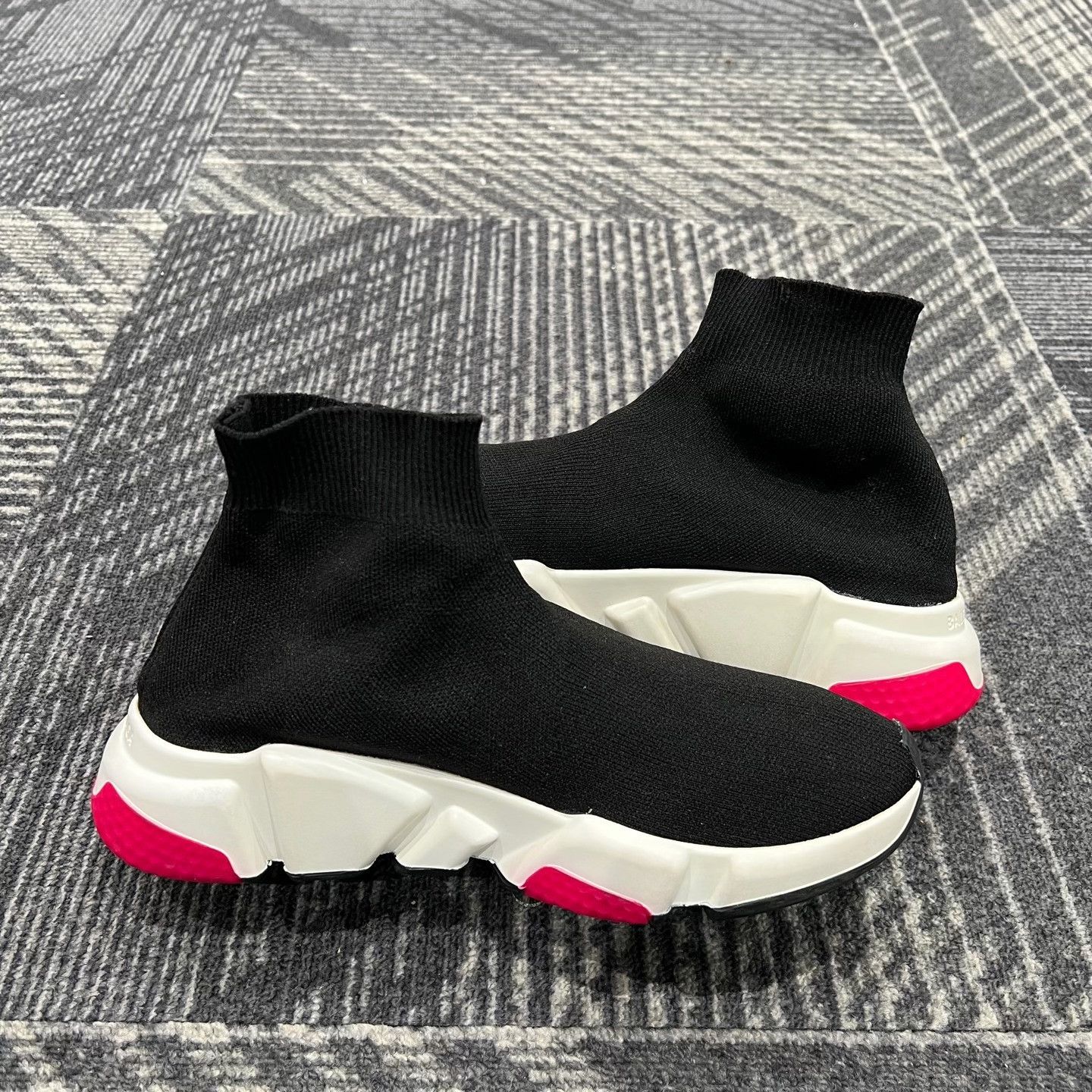 Balenciaga Balenciaga Pink Accent Speed Trainer Sneakers 37 Size US 7 / IT 37 - 6 Thumbnail