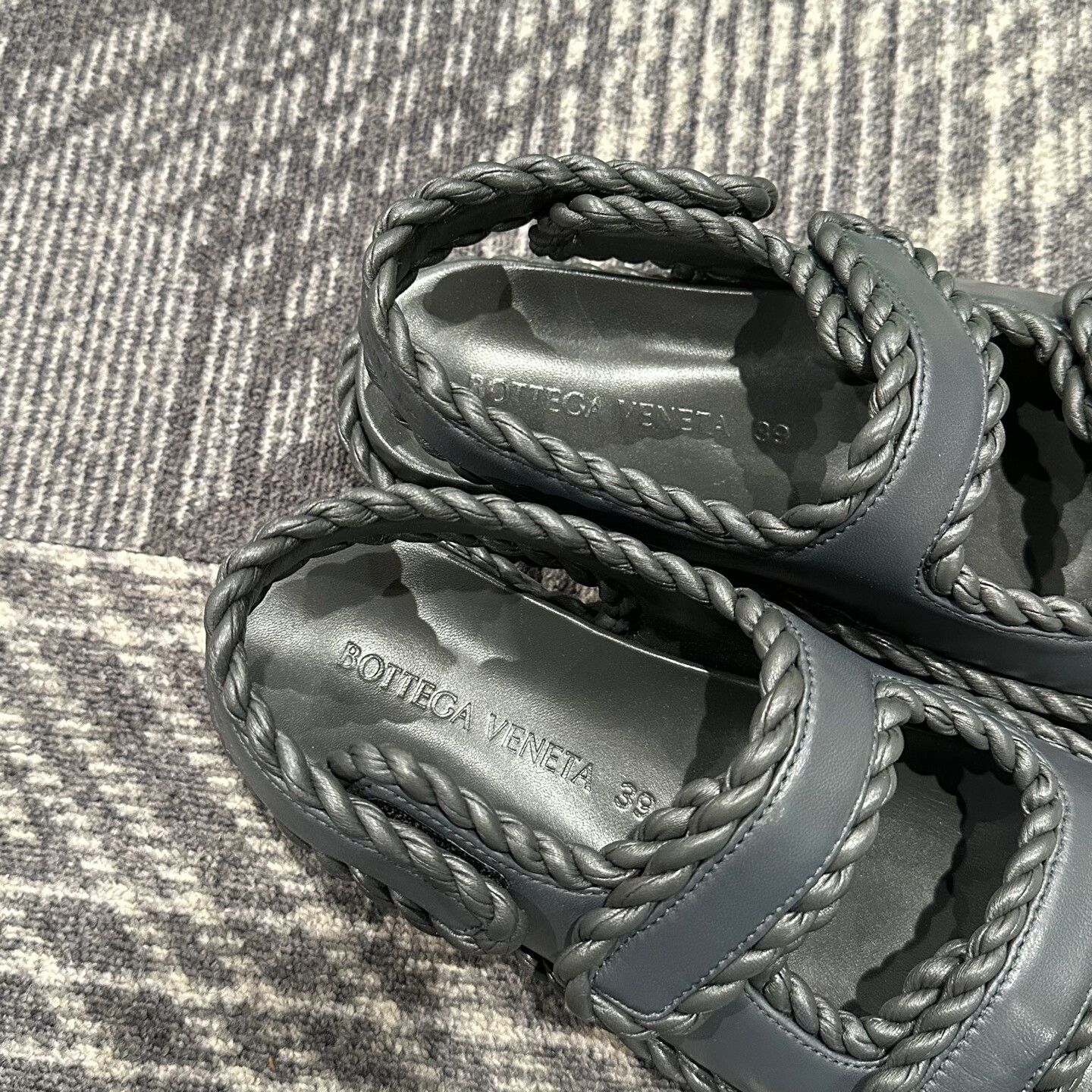 Bottega Veneta Bottega Veneta Braided Leather Sandals EU 39 Size US 6 / EU 39 - 8 Thumbnail